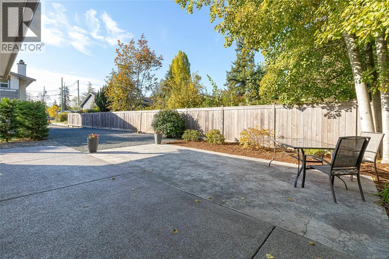 545 Rowan Ave