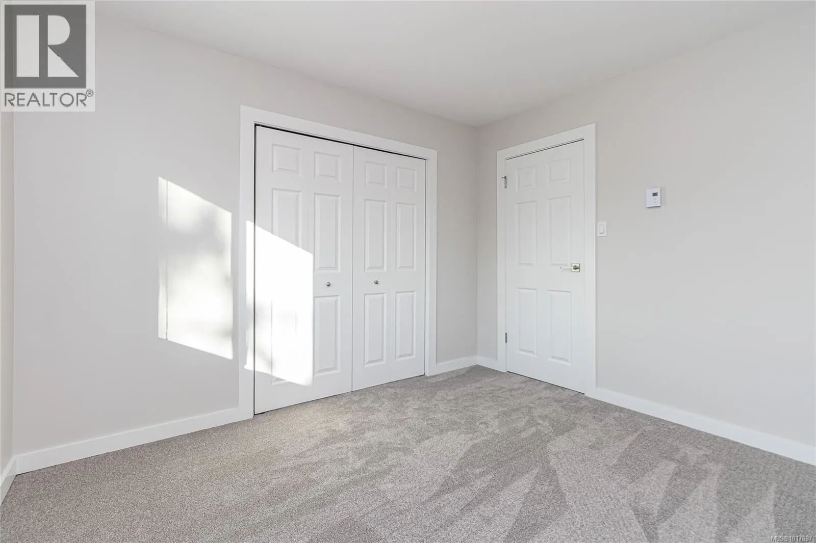 545 Rowan Ave