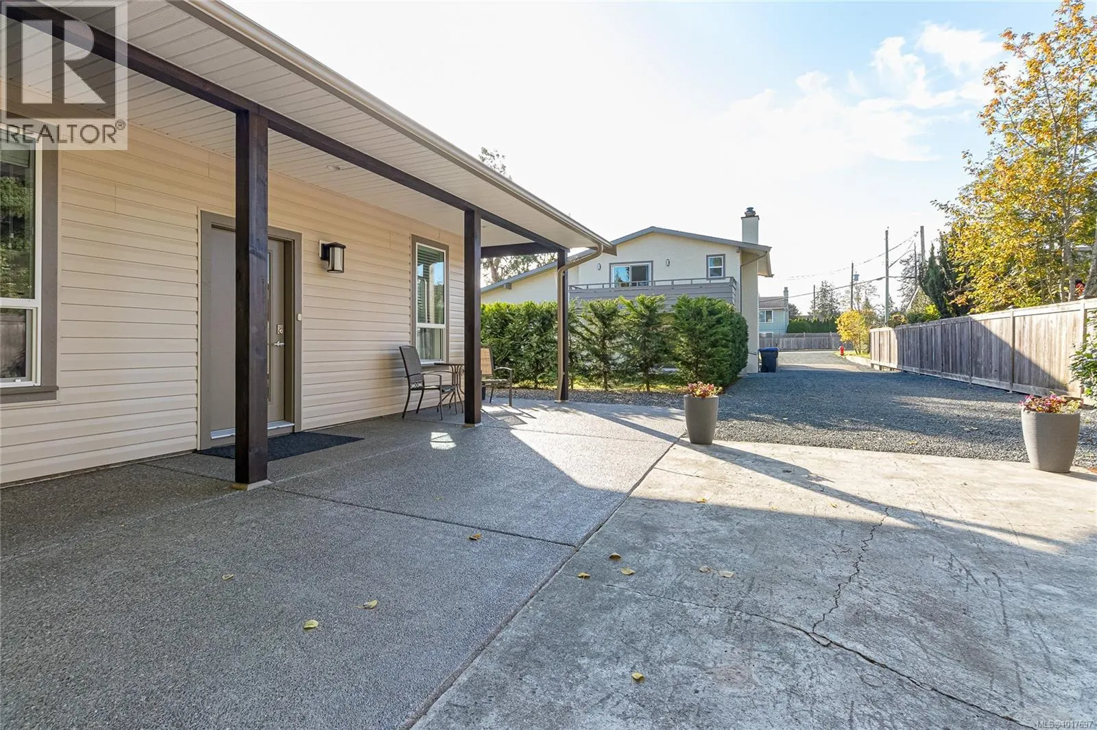 545 Rowan Ave
