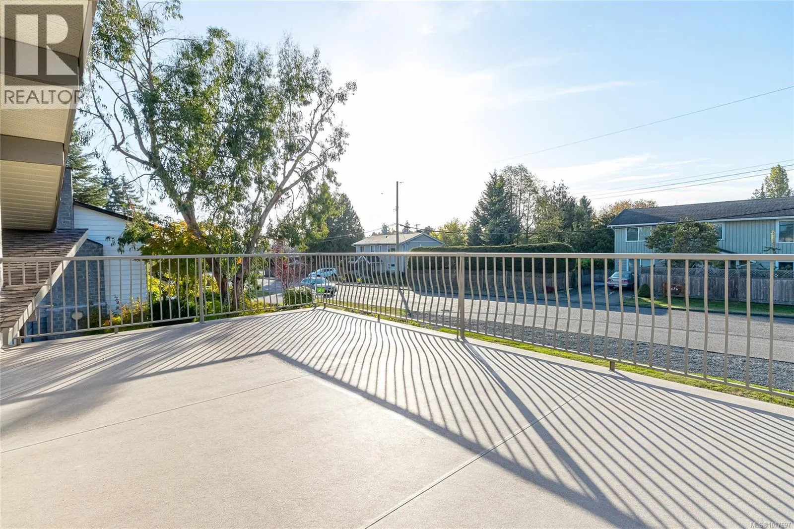 545 Rowan Ave
