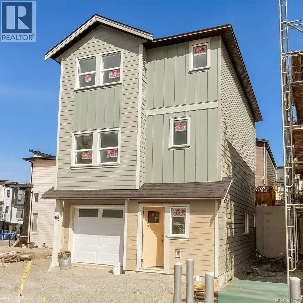 909 Rosefinch Pl