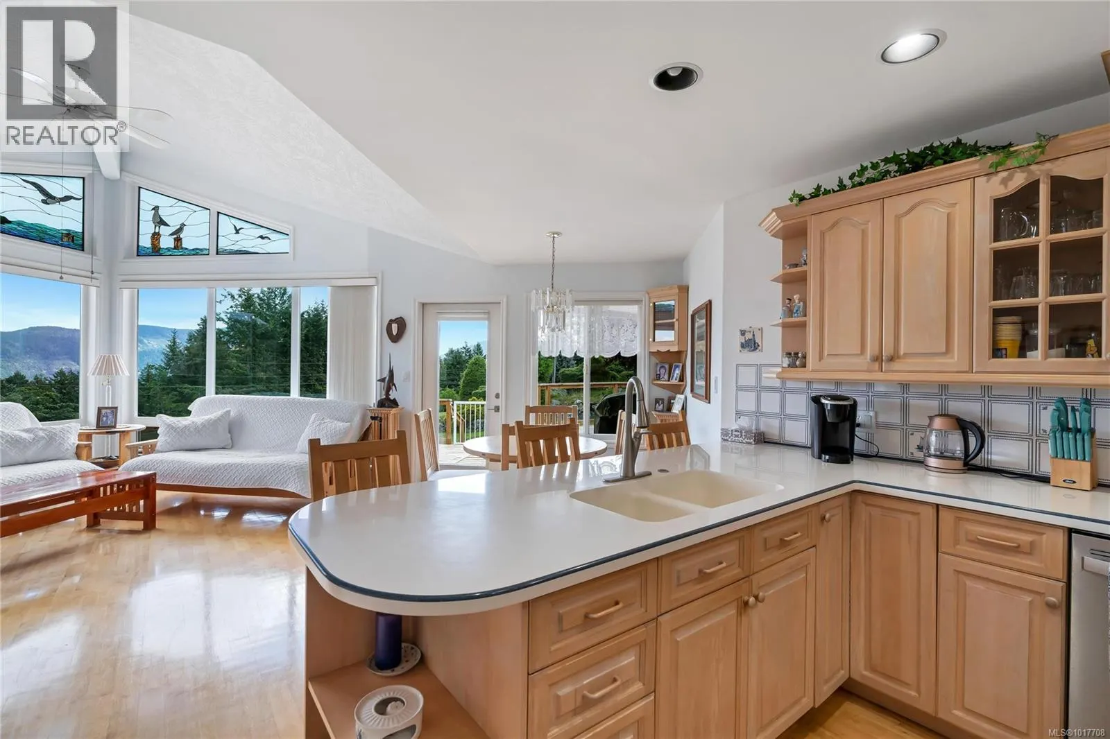6572 Bird's Eye Dr