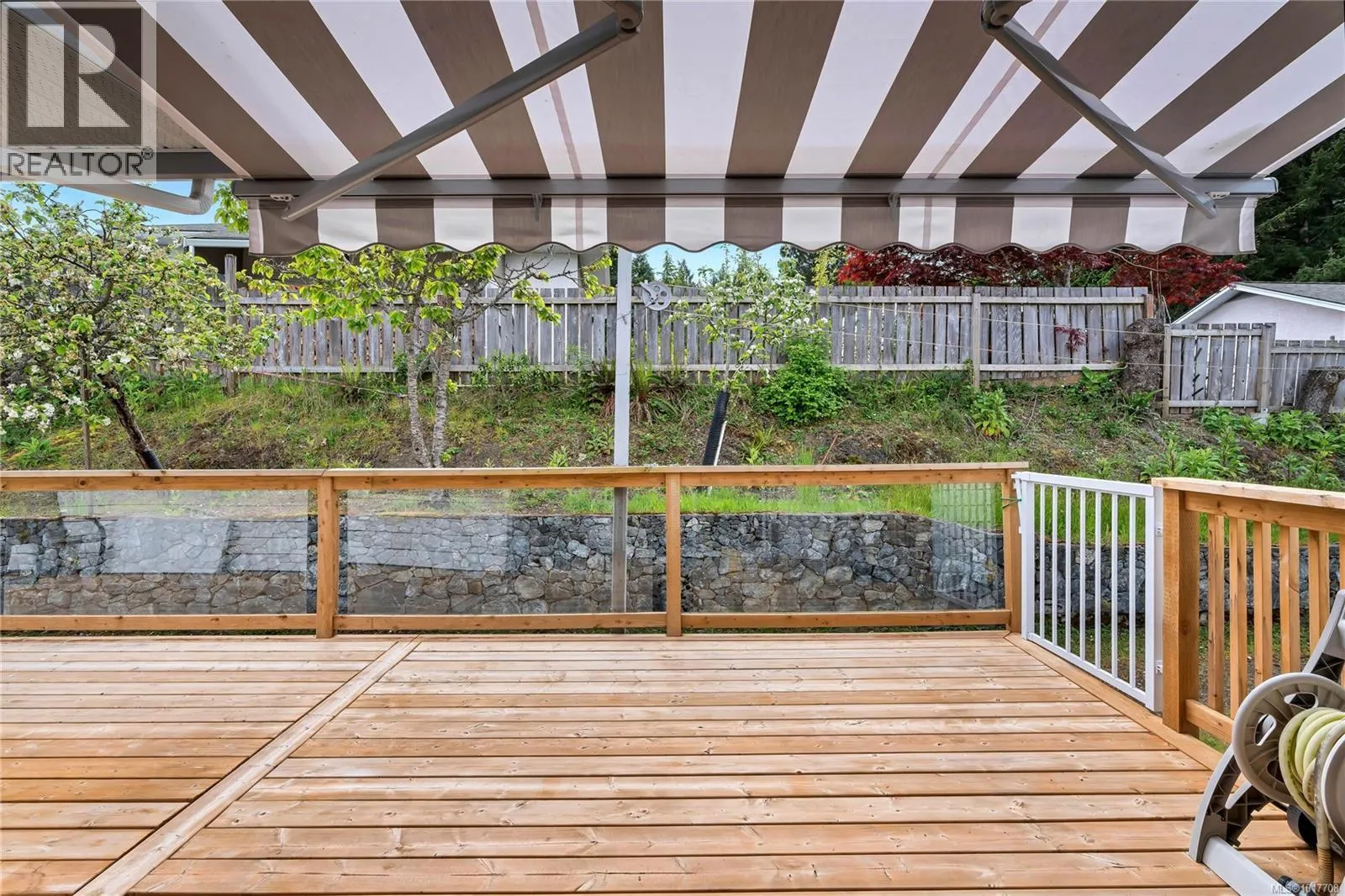 6572 Bird's Eye Dr
