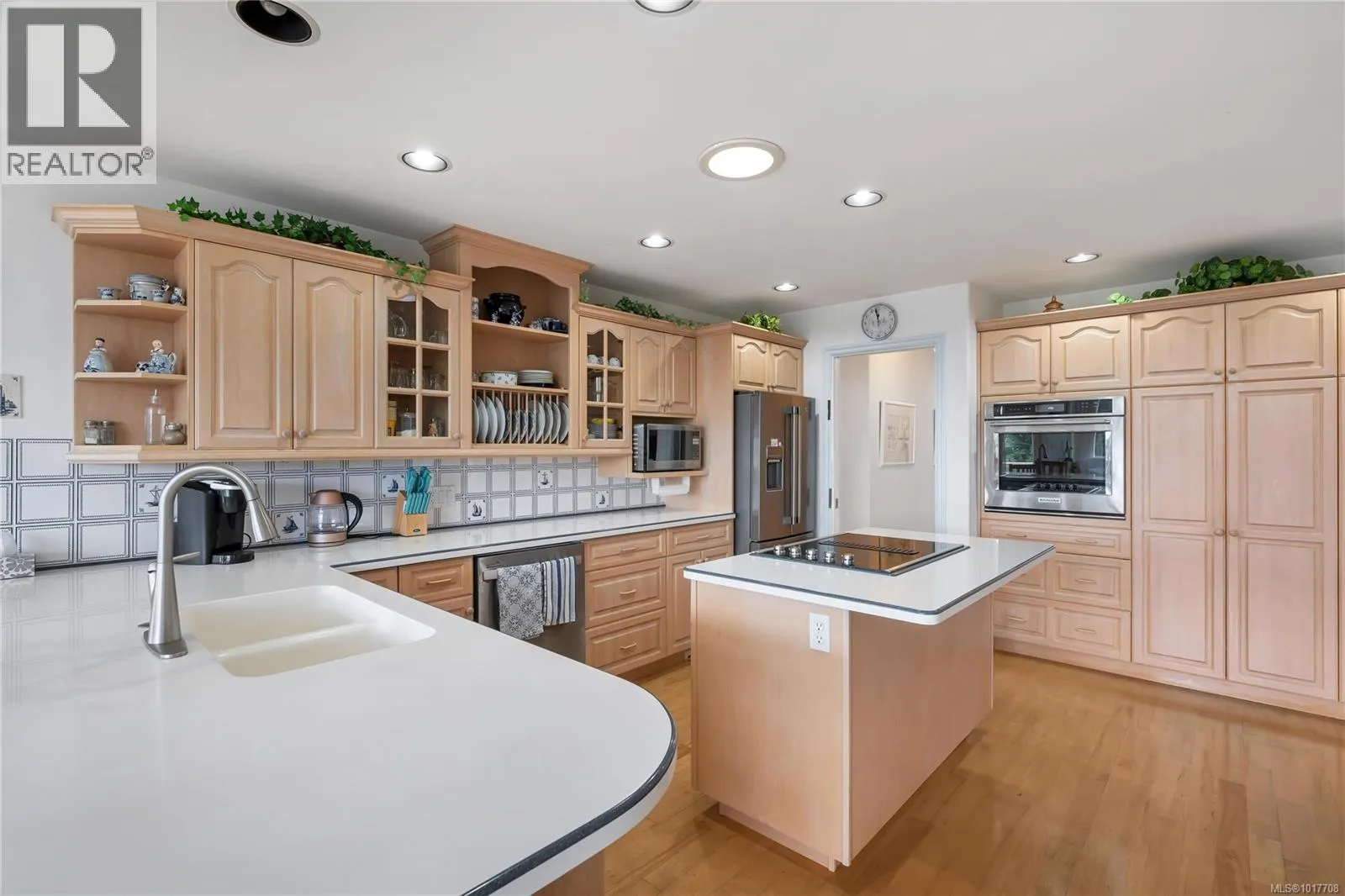 6572 Bird's Eye Dr