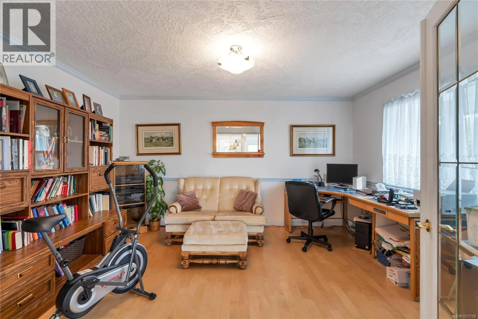 6572 Bird's Eye Dr