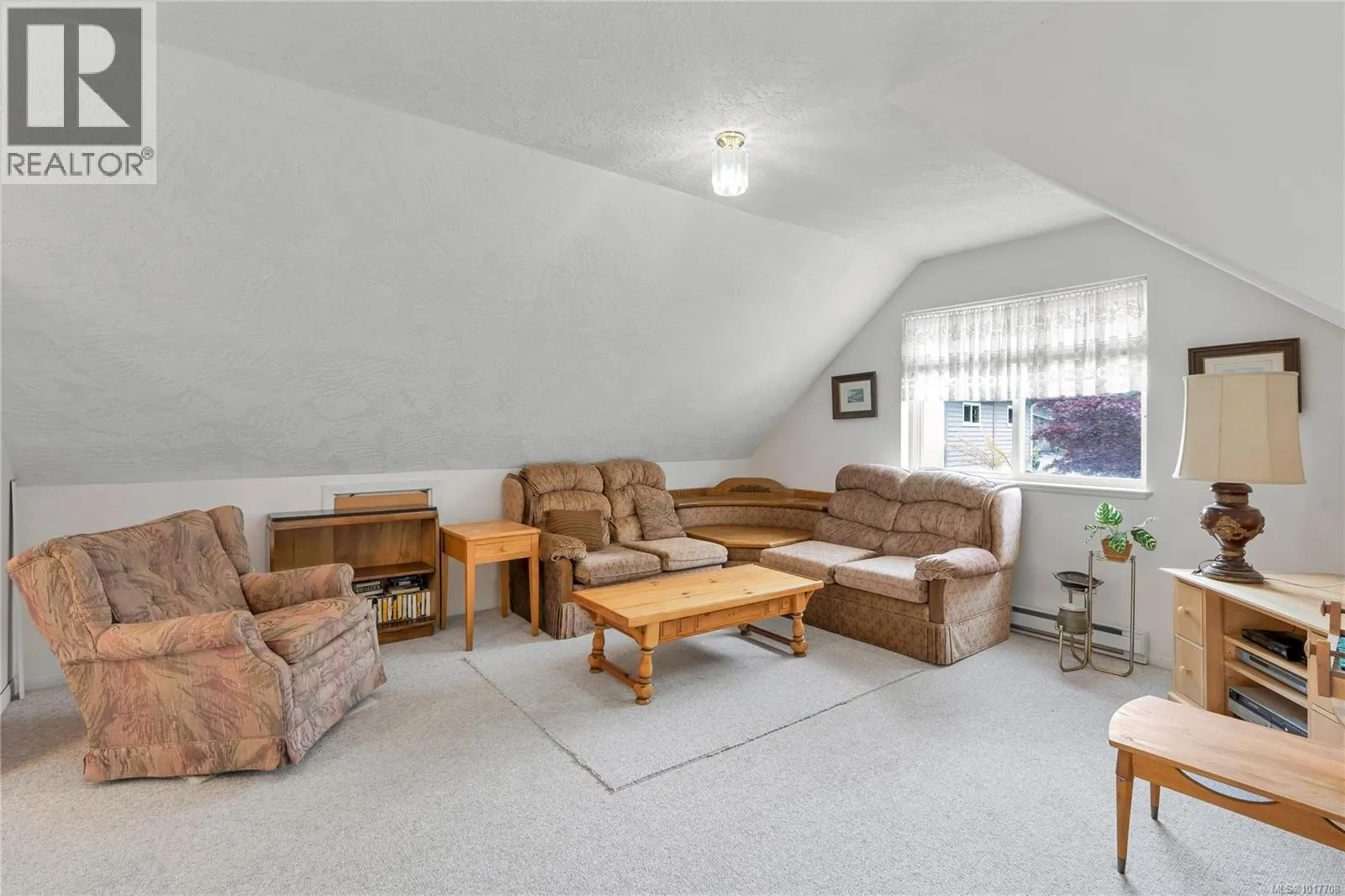 6572 Bird's Eye Dr