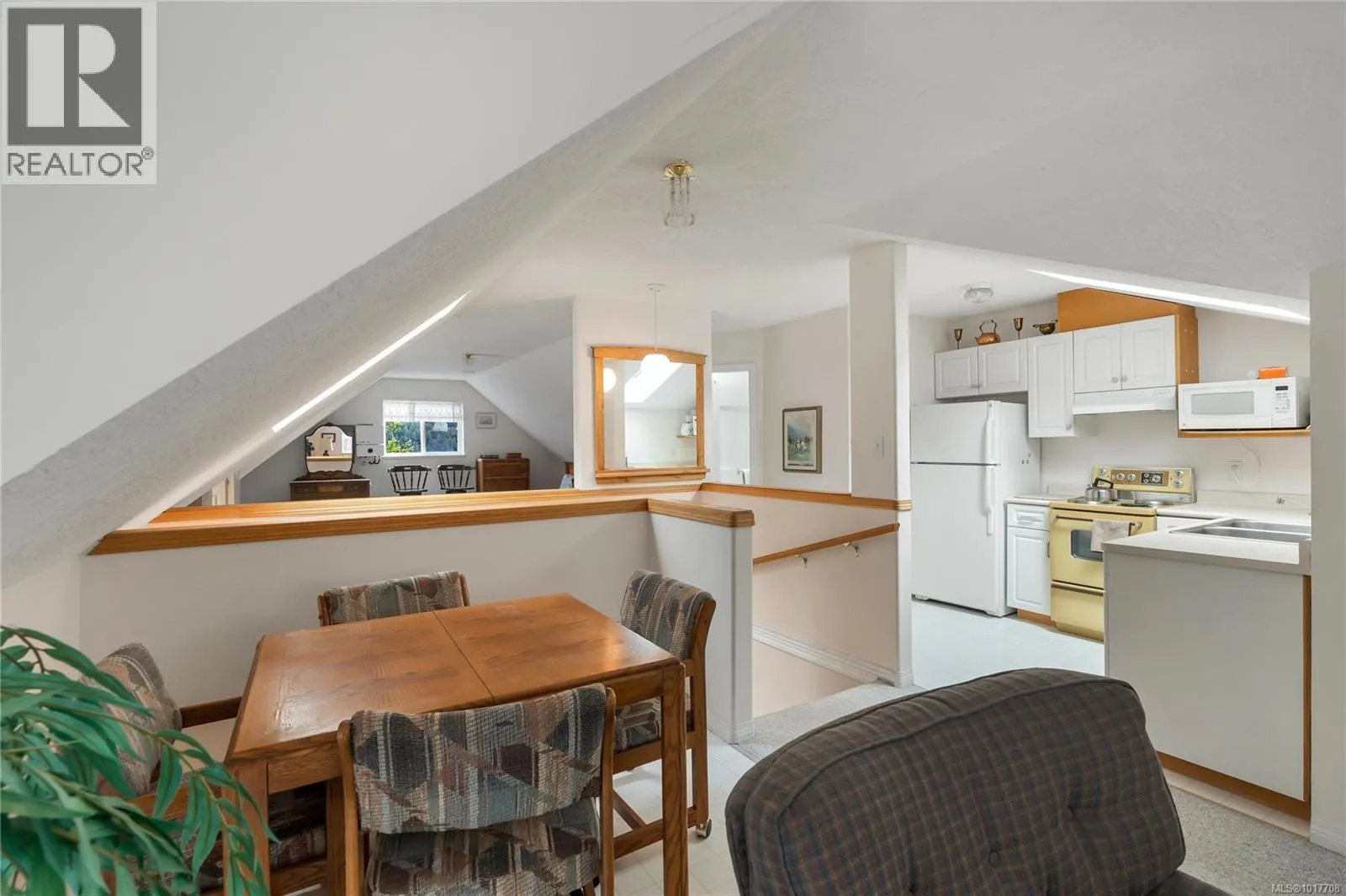 6572 Bird's Eye Dr