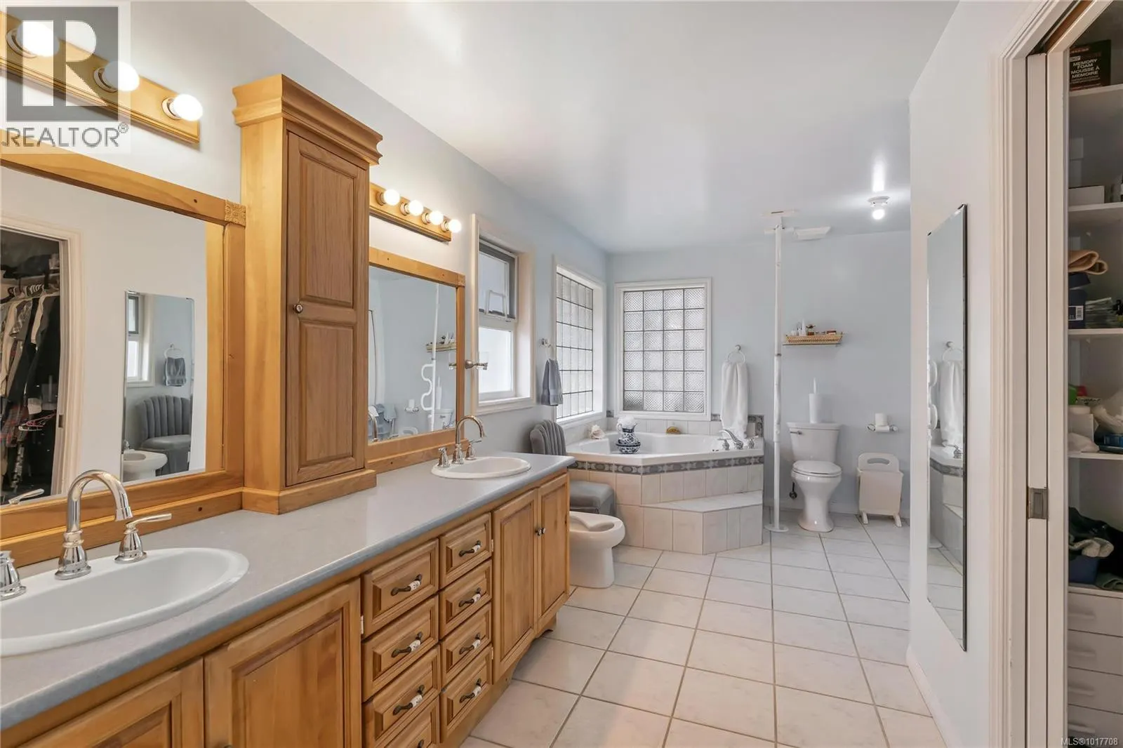 6572 Bird's Eye Dr
