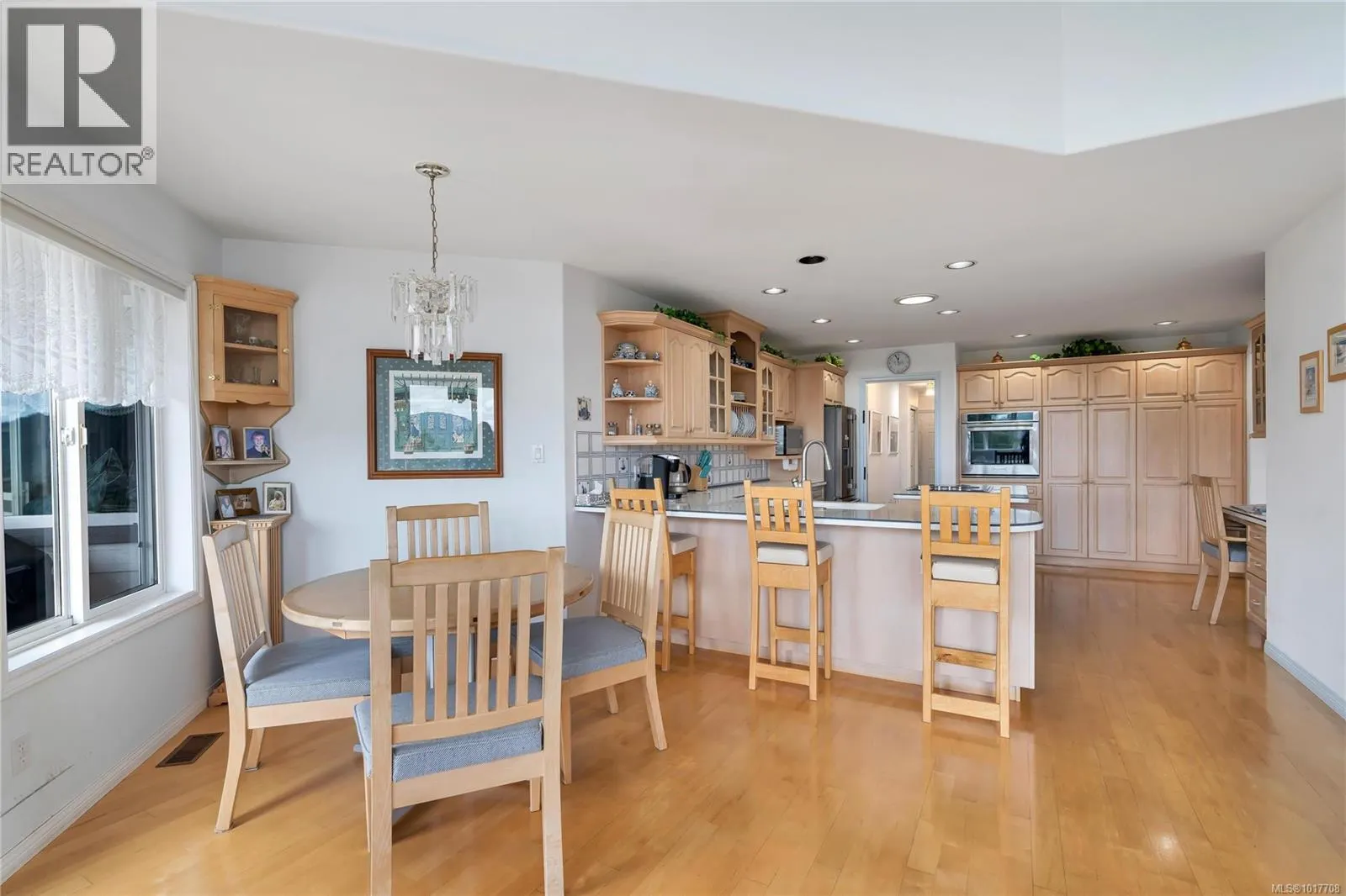 6572 Bird's Eye Dr
