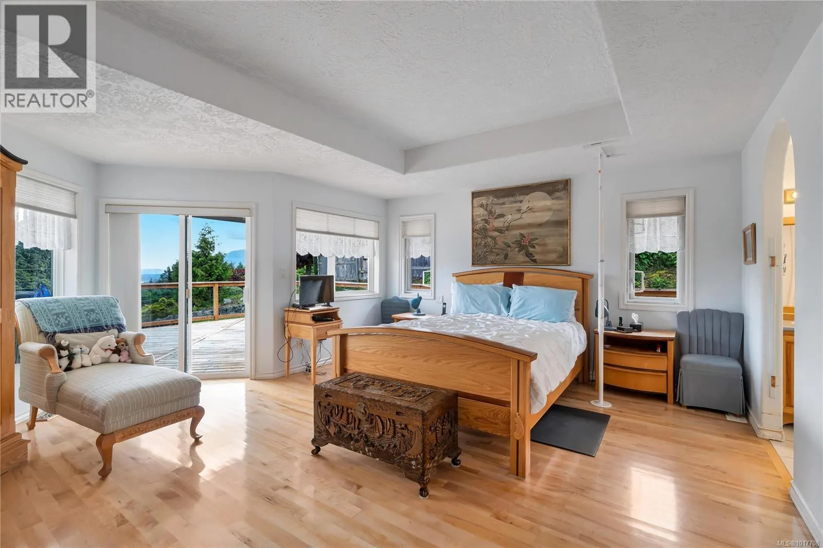 6572 Bird's Eye Dr