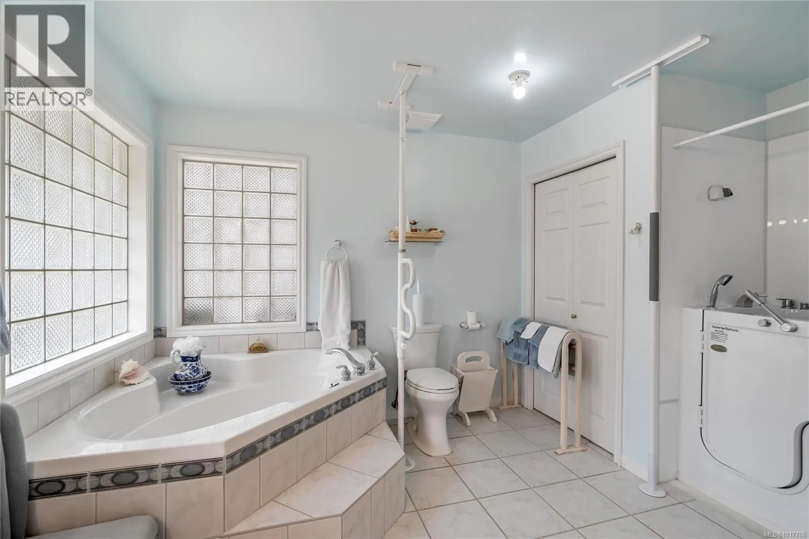 6572 Bird's Eye Dr