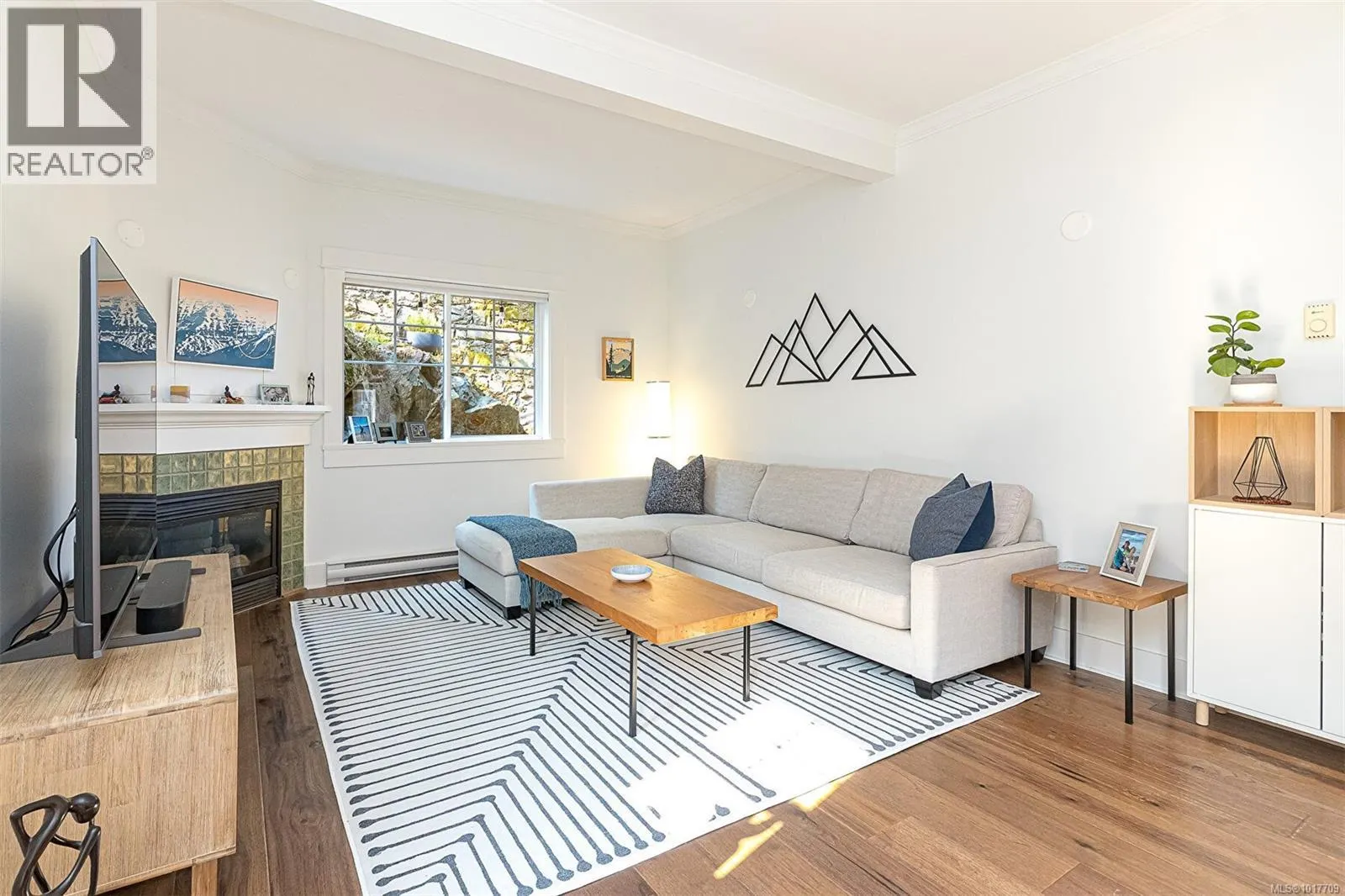 1 1002 Carberry Gdns