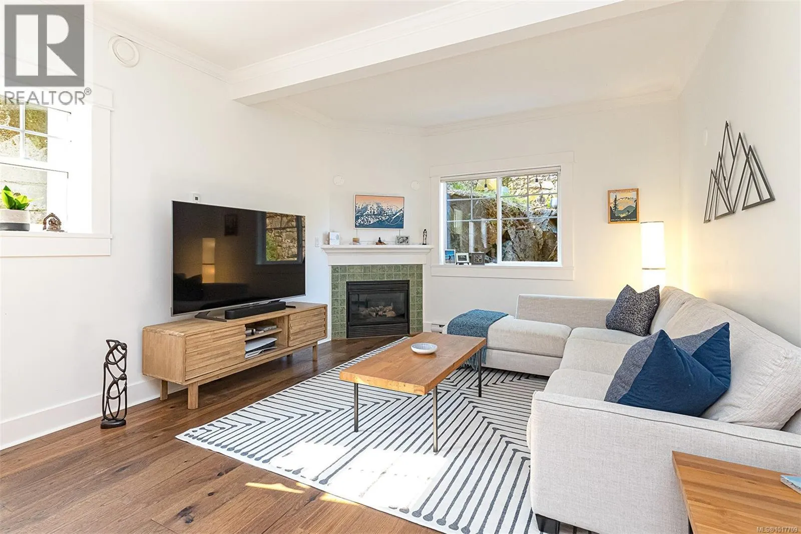1 1002 Carberry Gdns