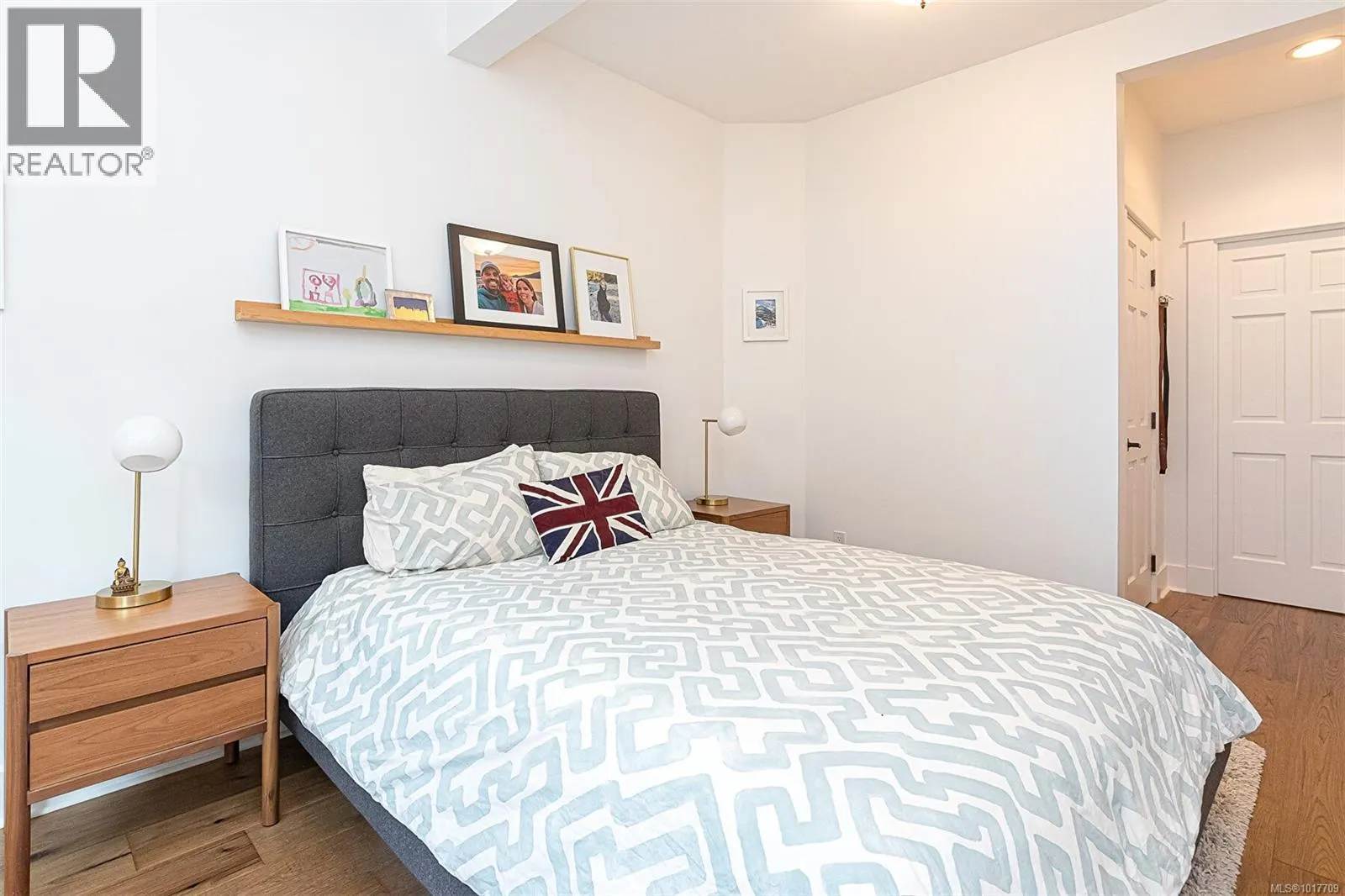 1 1002 Carberry Gdns