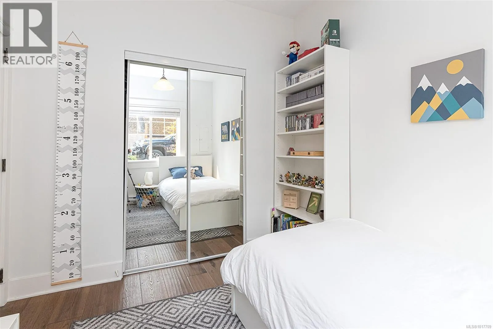 1 1002 Carberry Gdns