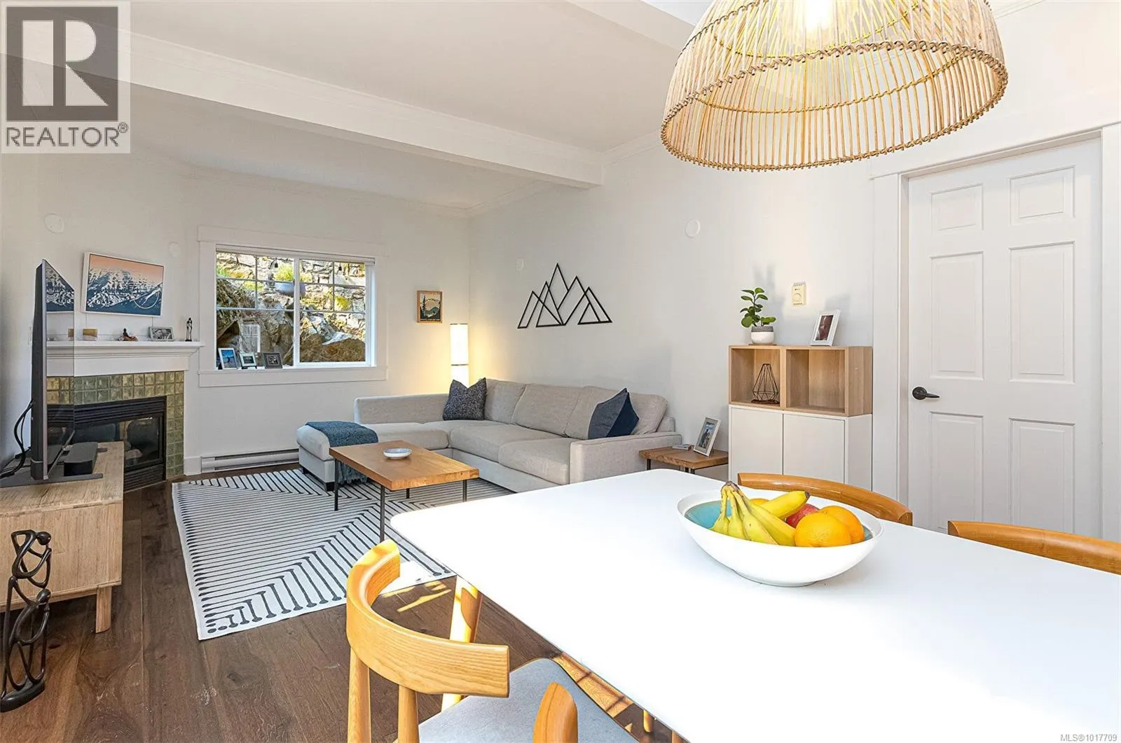 1 1002 Carberry Gdns