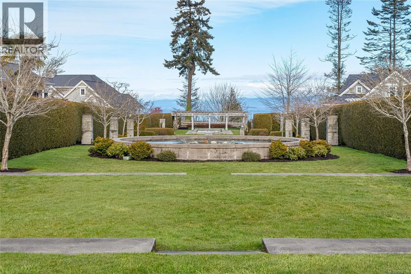 815 Bluffs Dr