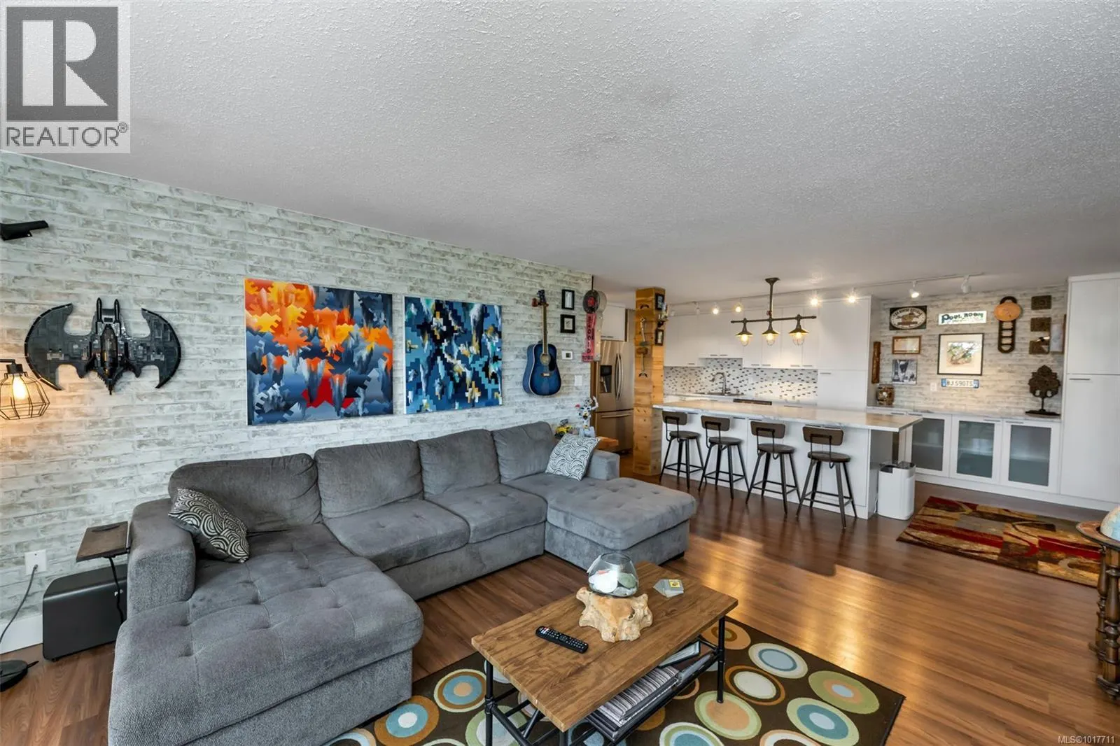 205 1000 Esquimalt Rd