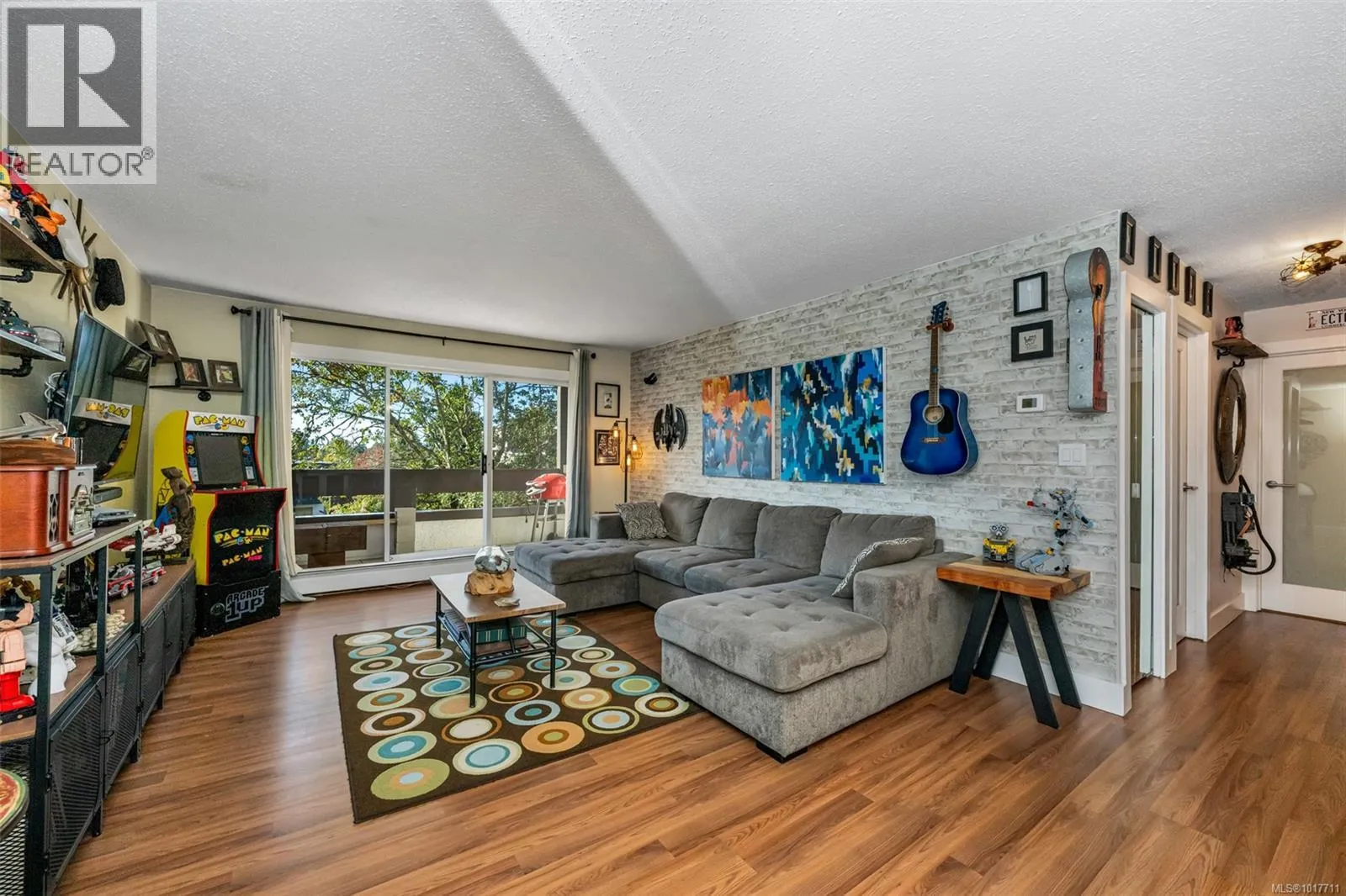 205 1000 Esquimalt Rd
