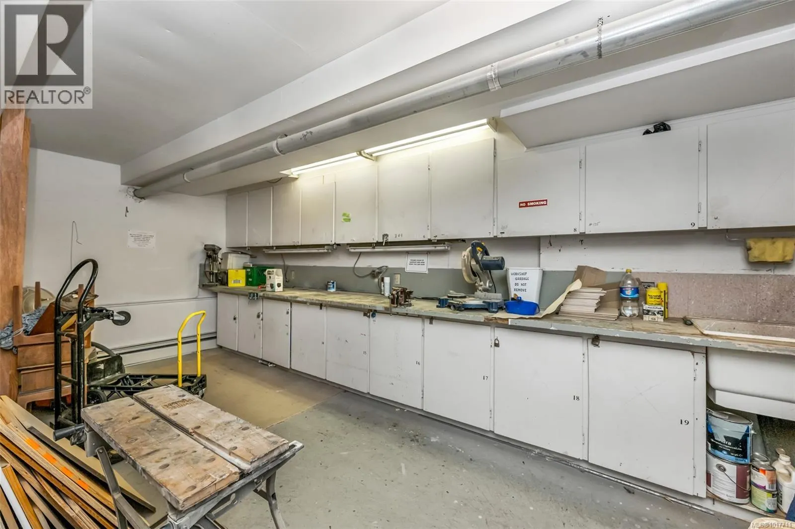 205 1000 Esquimalt Rd