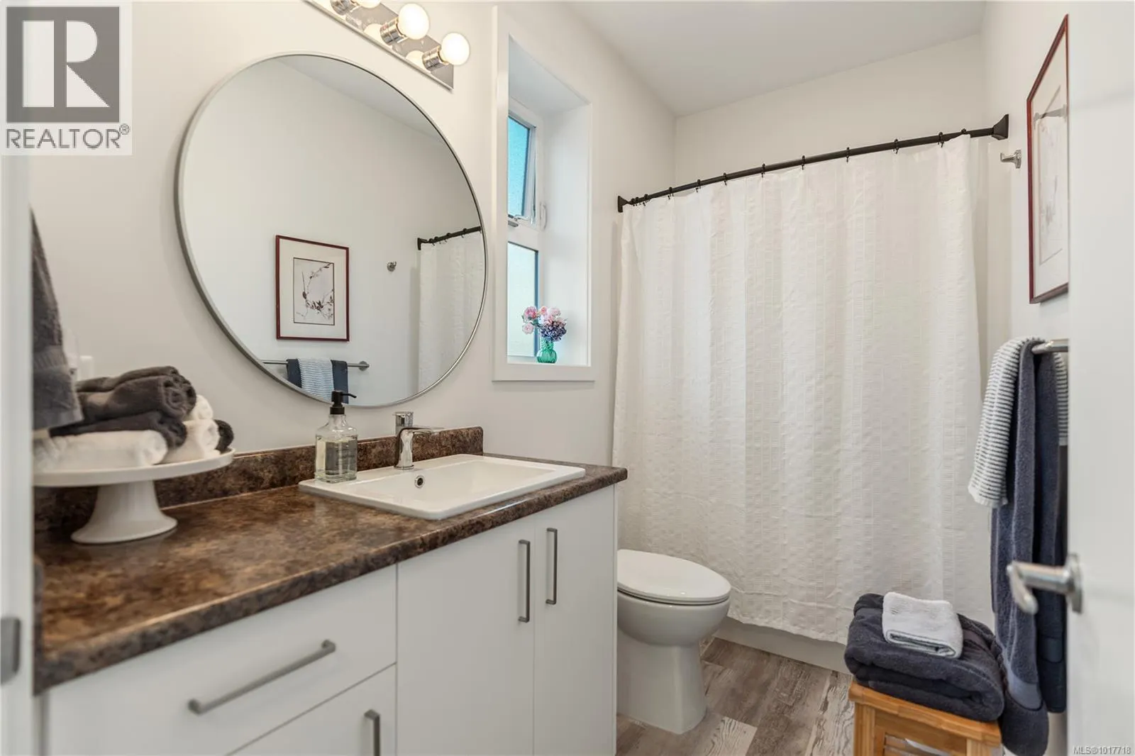 D 5280 East Sooke Rd