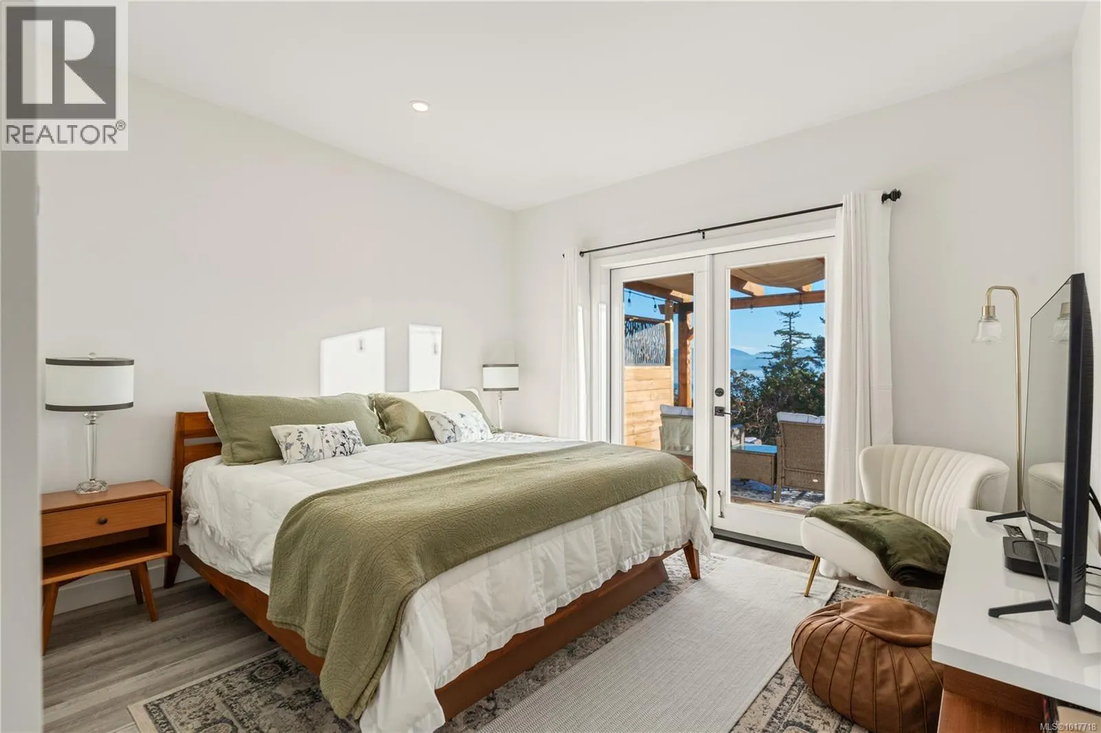 D 5280 East Sooke Rd
