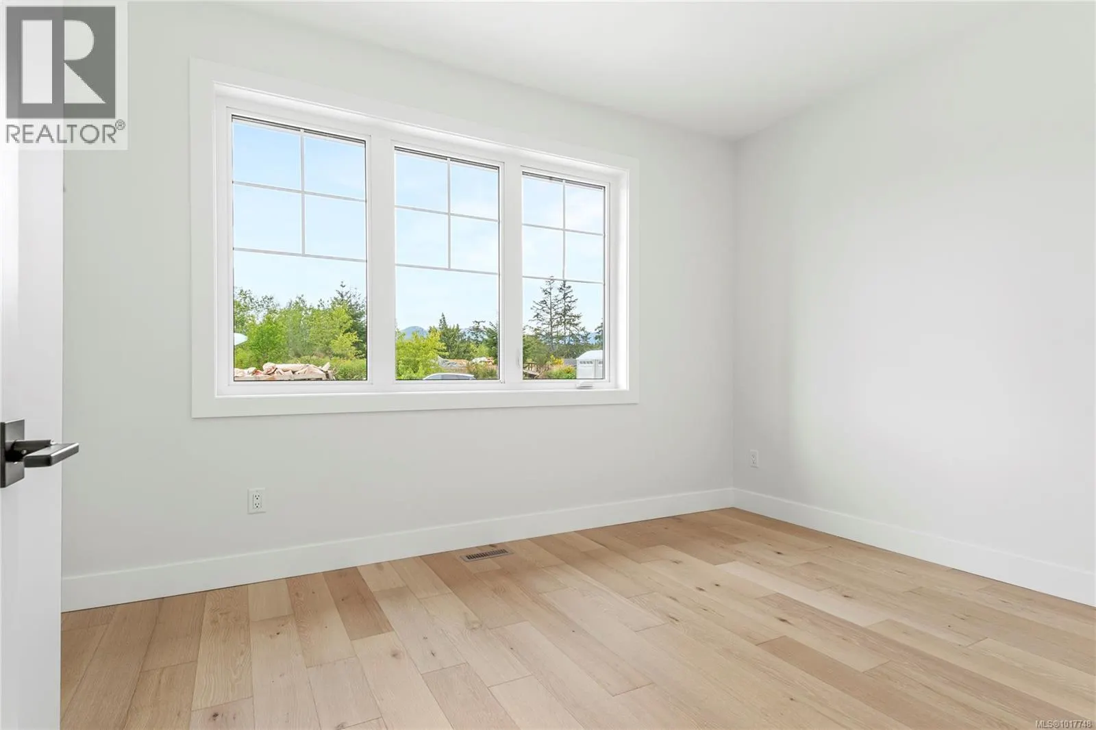3428 Rhys Rd