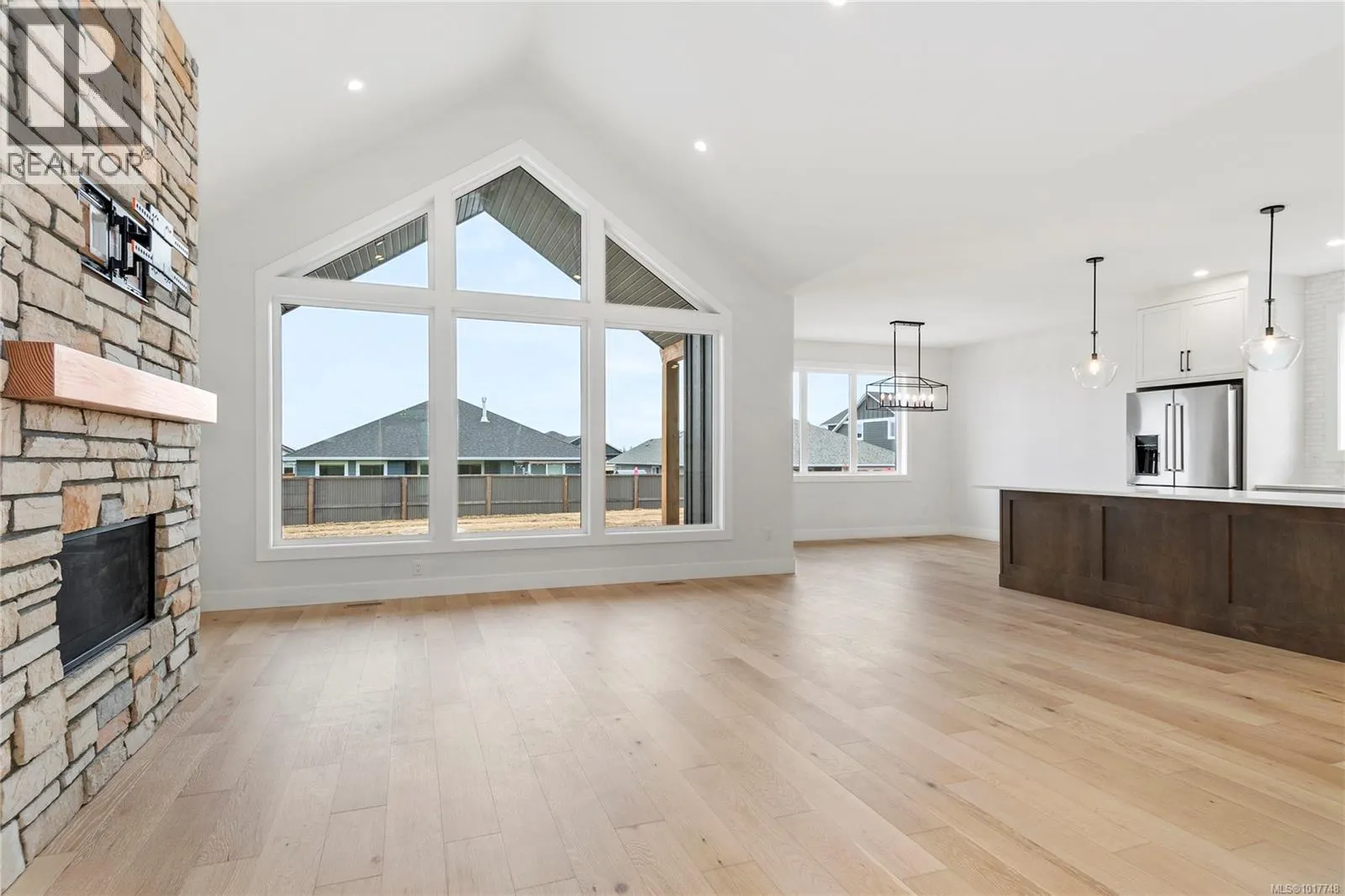 3428 Rhys Rd