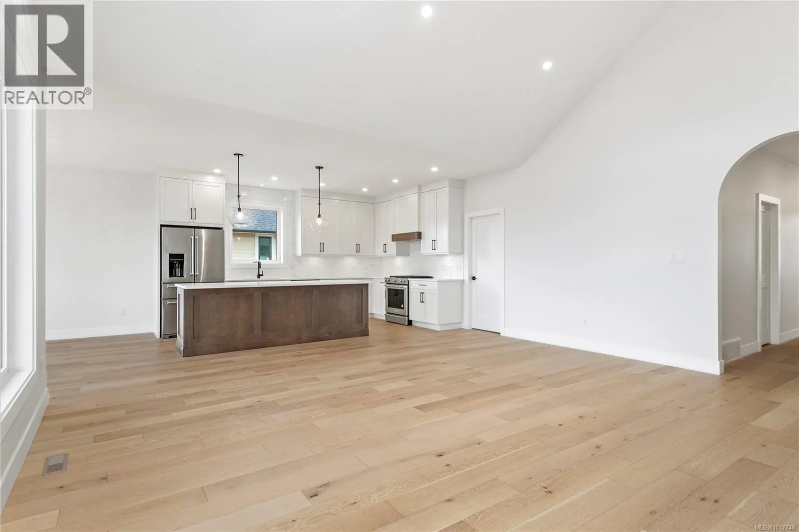 3428 Rhys Rd