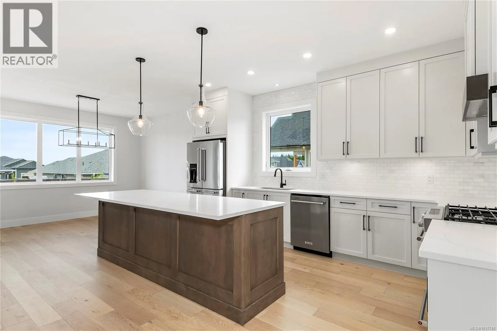 3428 Rhys Rd