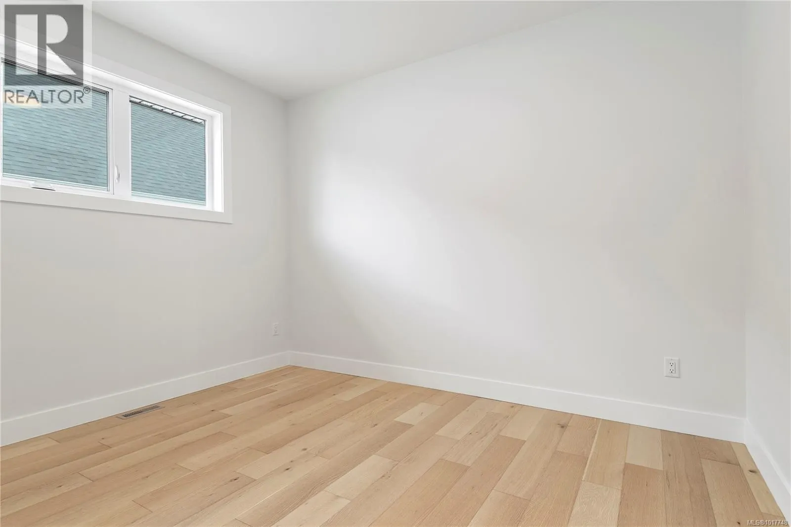 3428 Rhys Rd