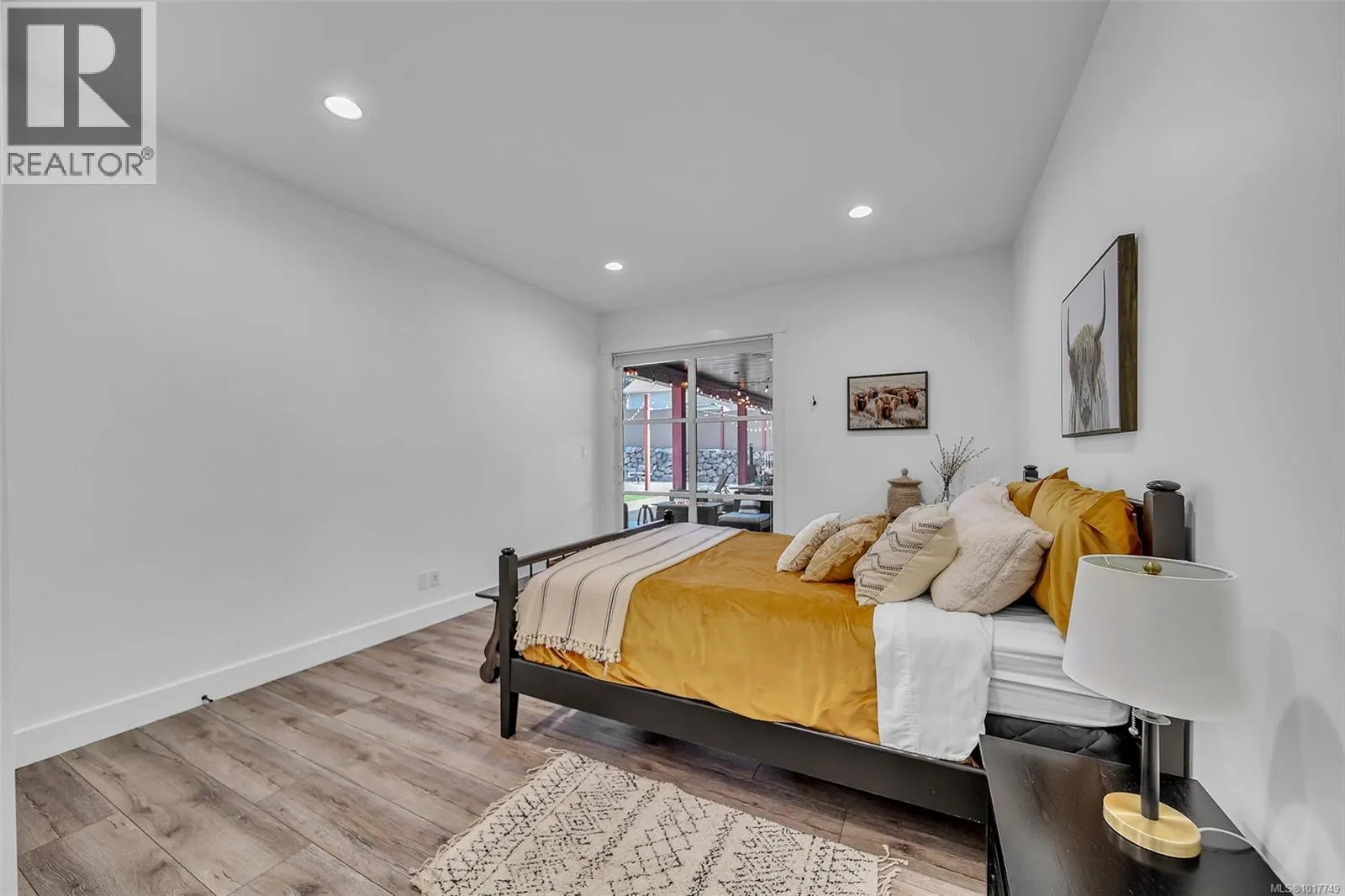 6345 Karen Pl