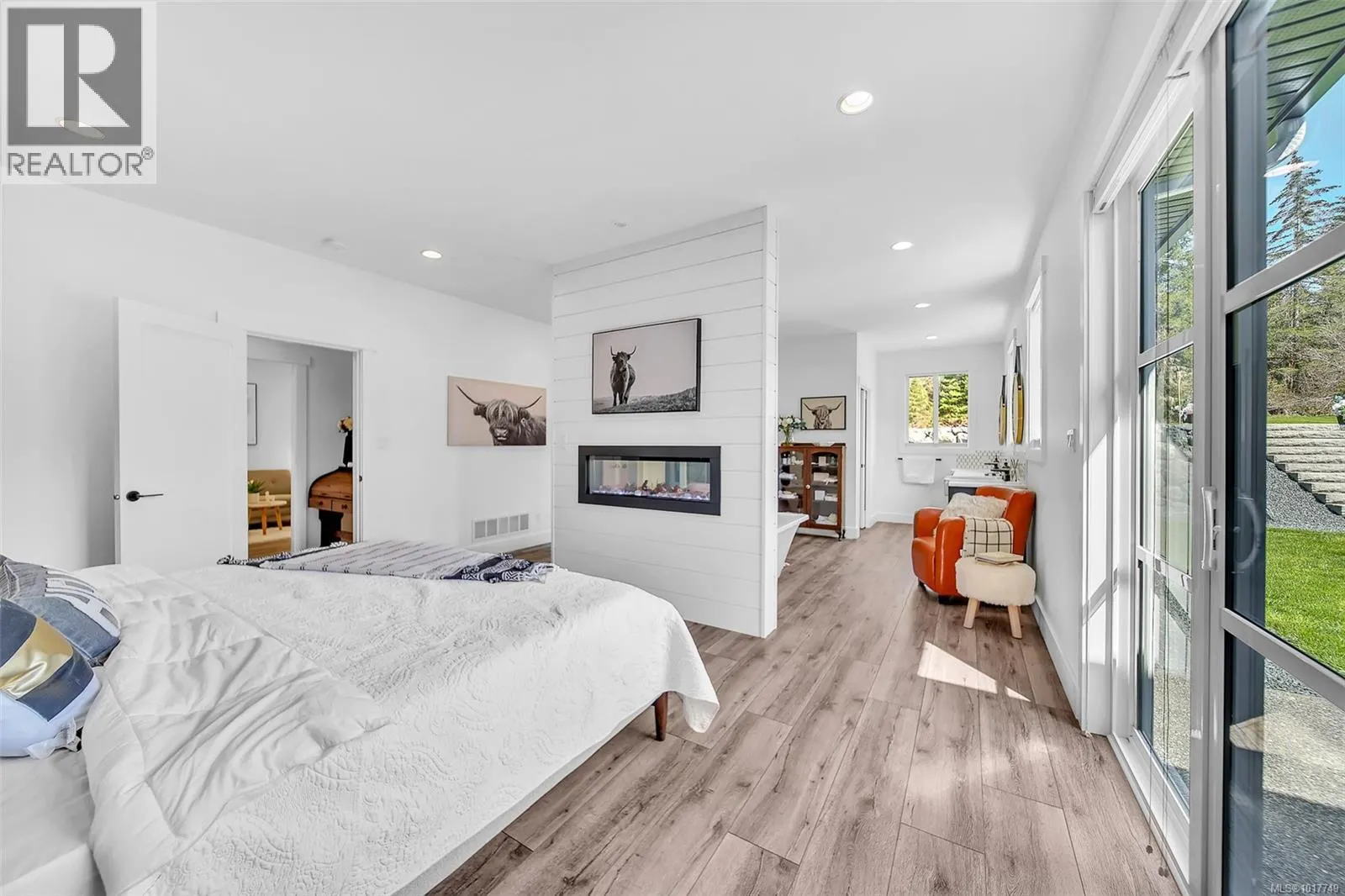 6345 Karen Pl
