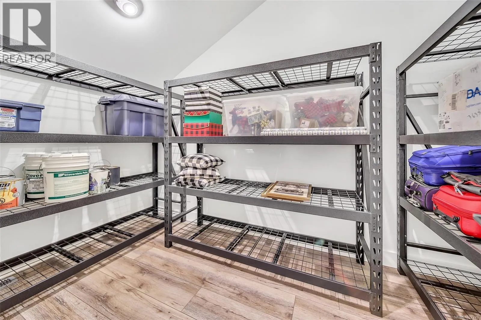 6345 Karen Pl