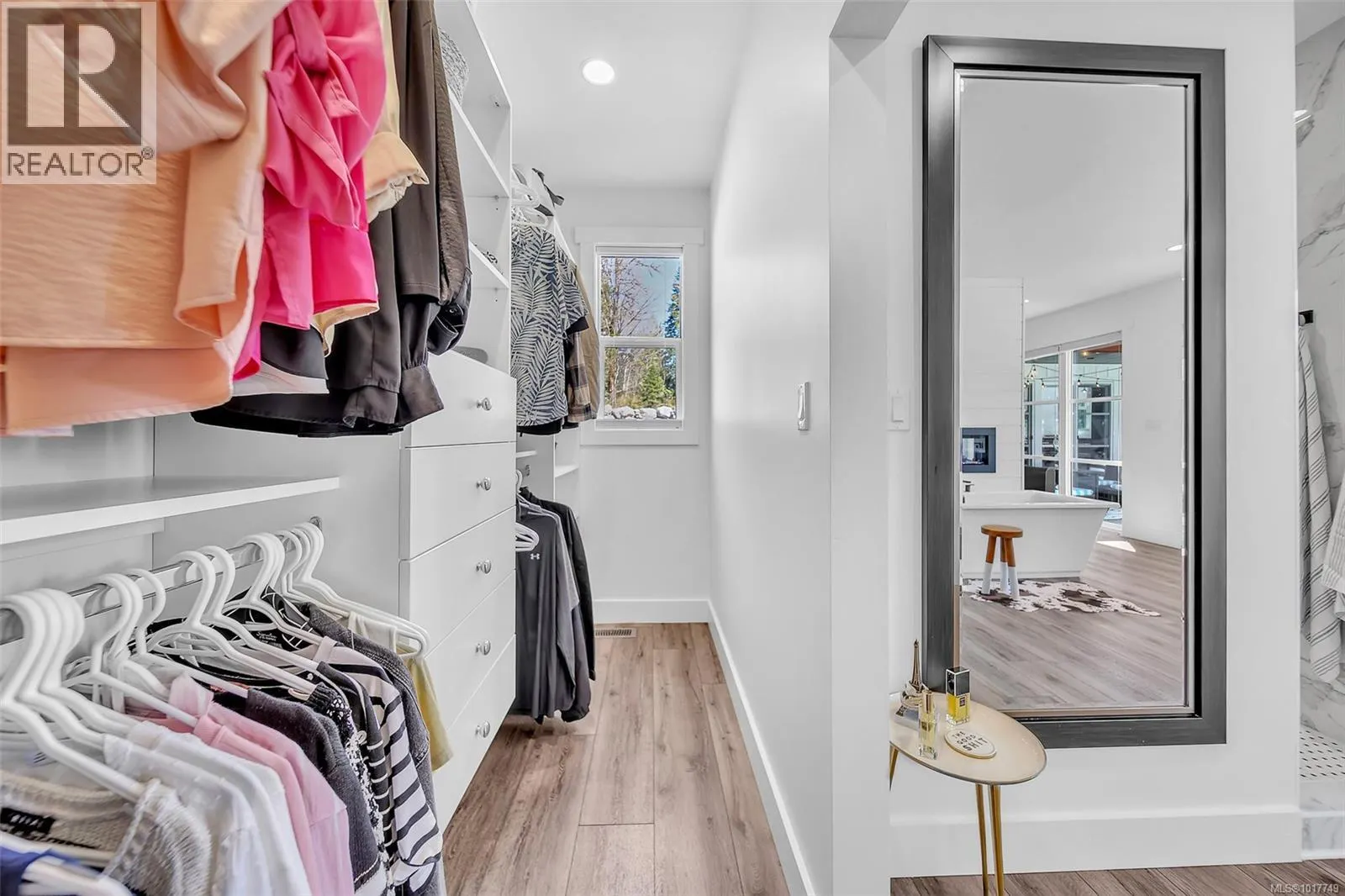 6345 Karen Pl
