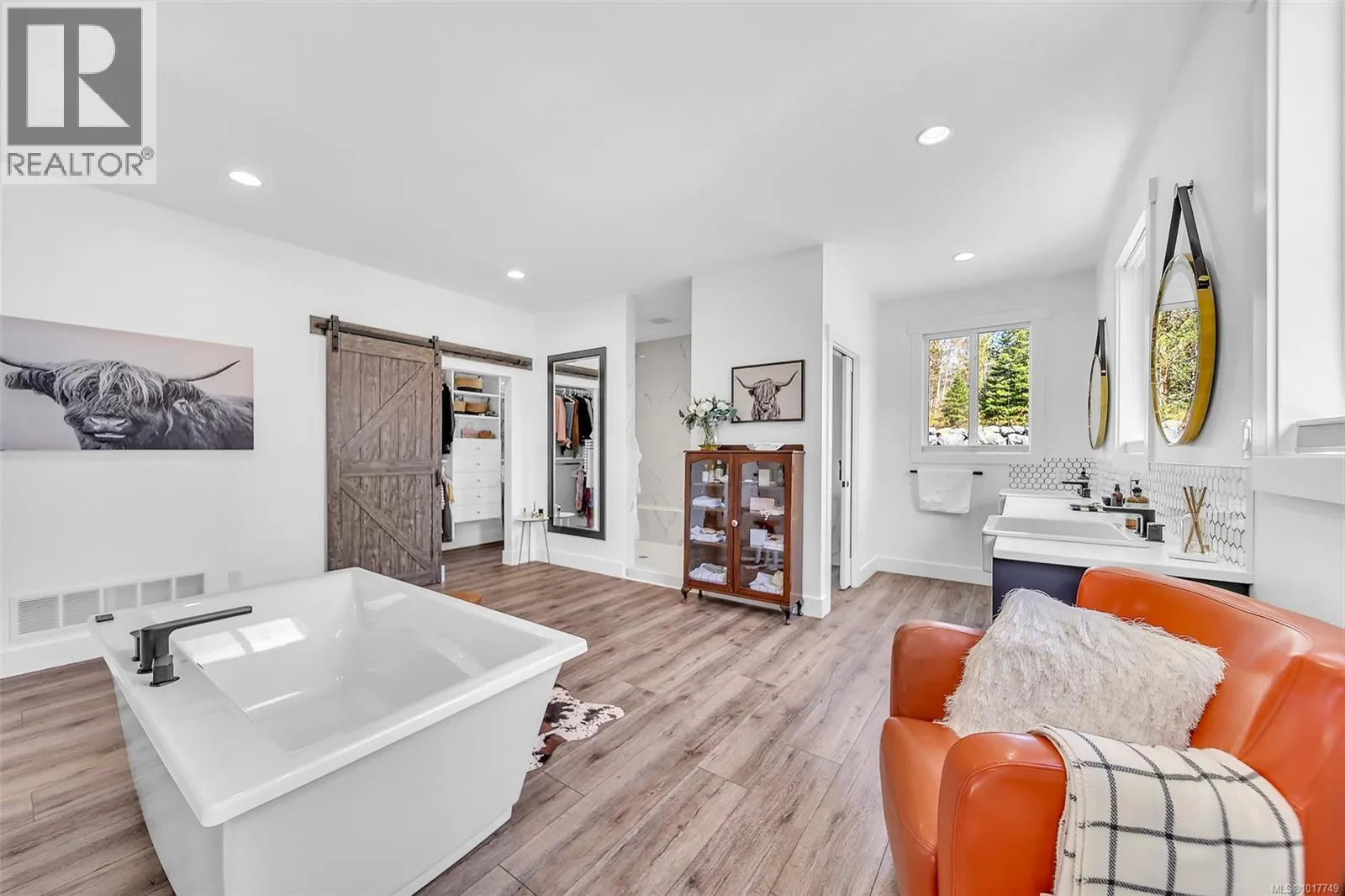 6345 Karen Pl