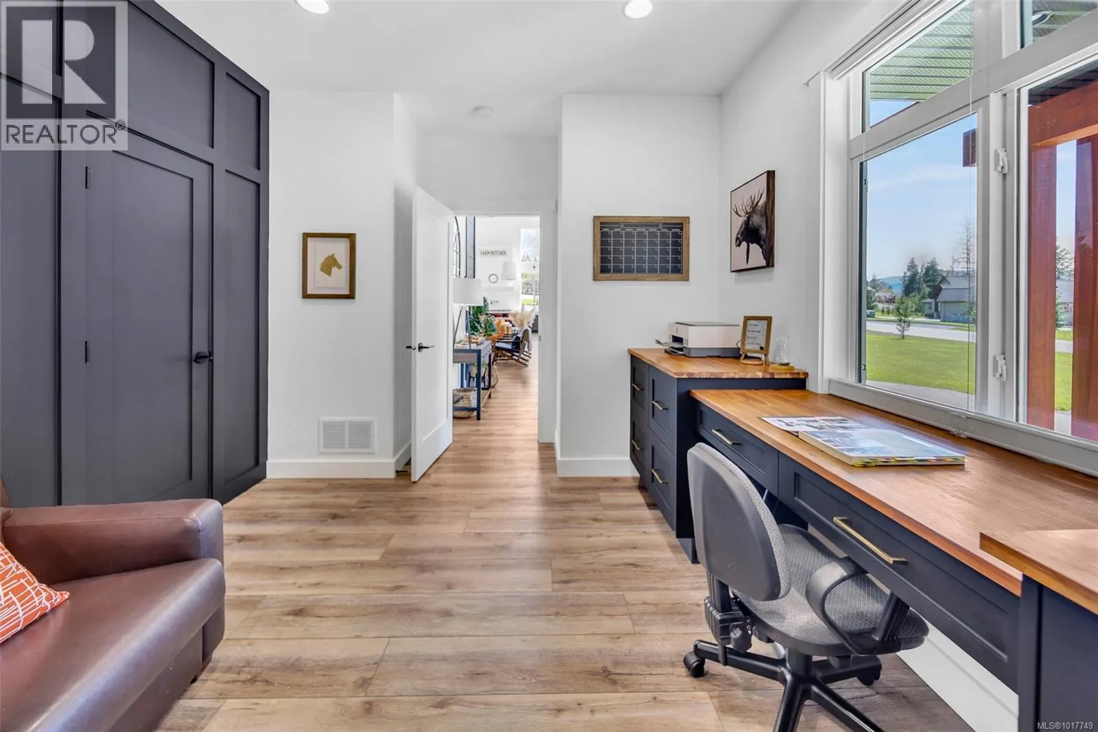 6345 Karen Pl