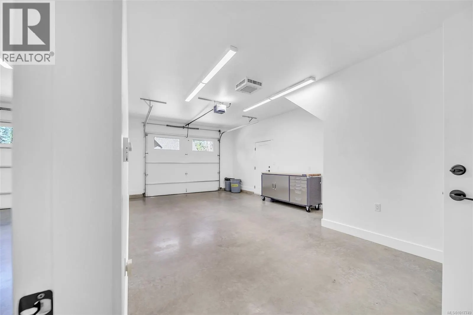6345 Karen Pl