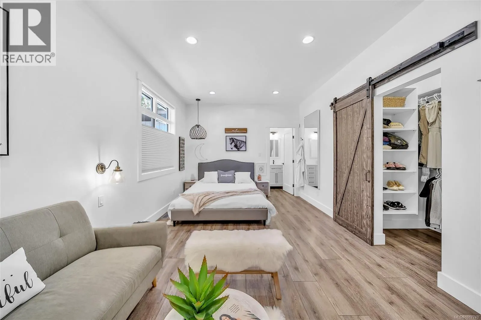 6345 Karen Pl