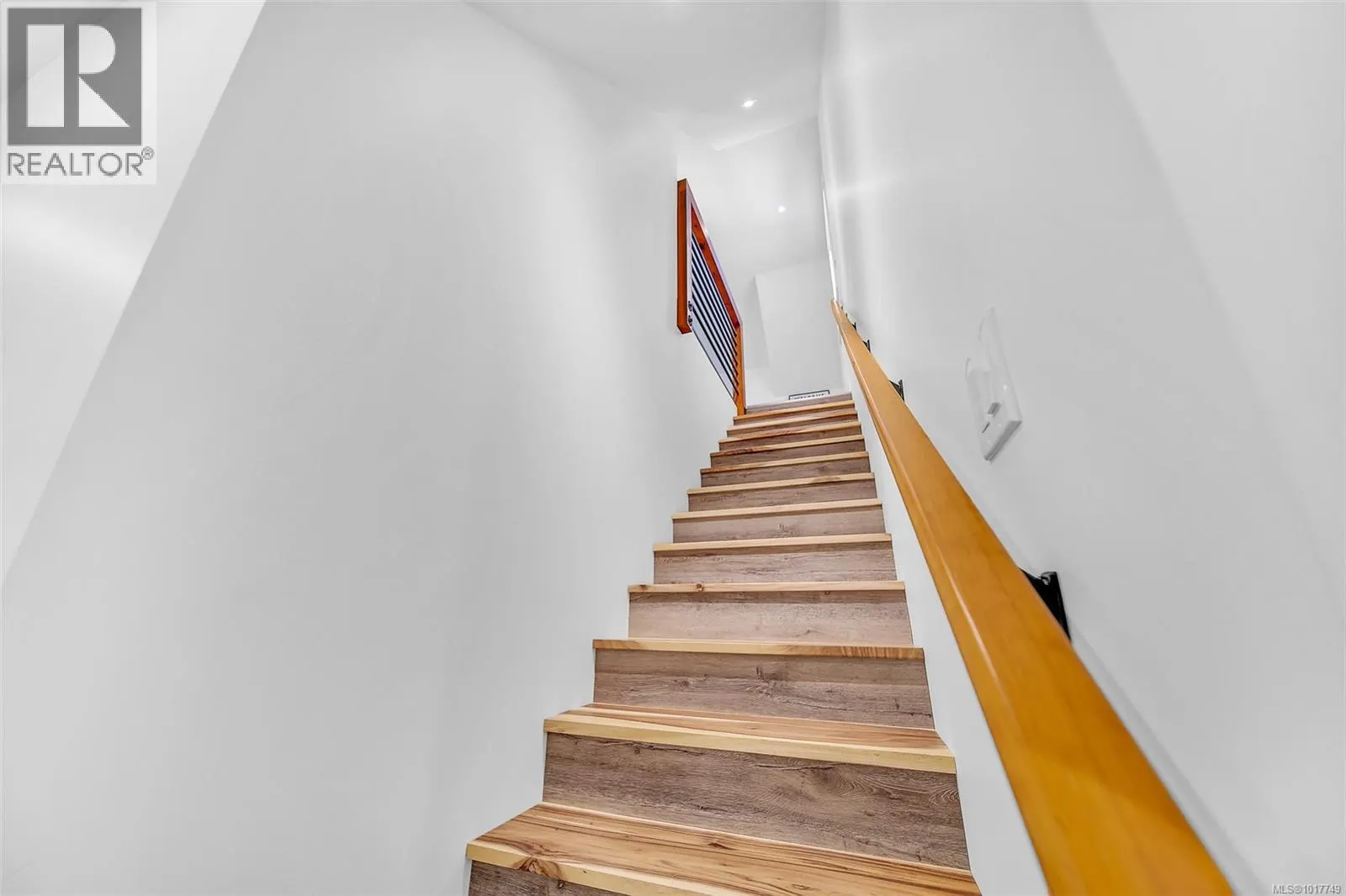 6345 Karen Pl