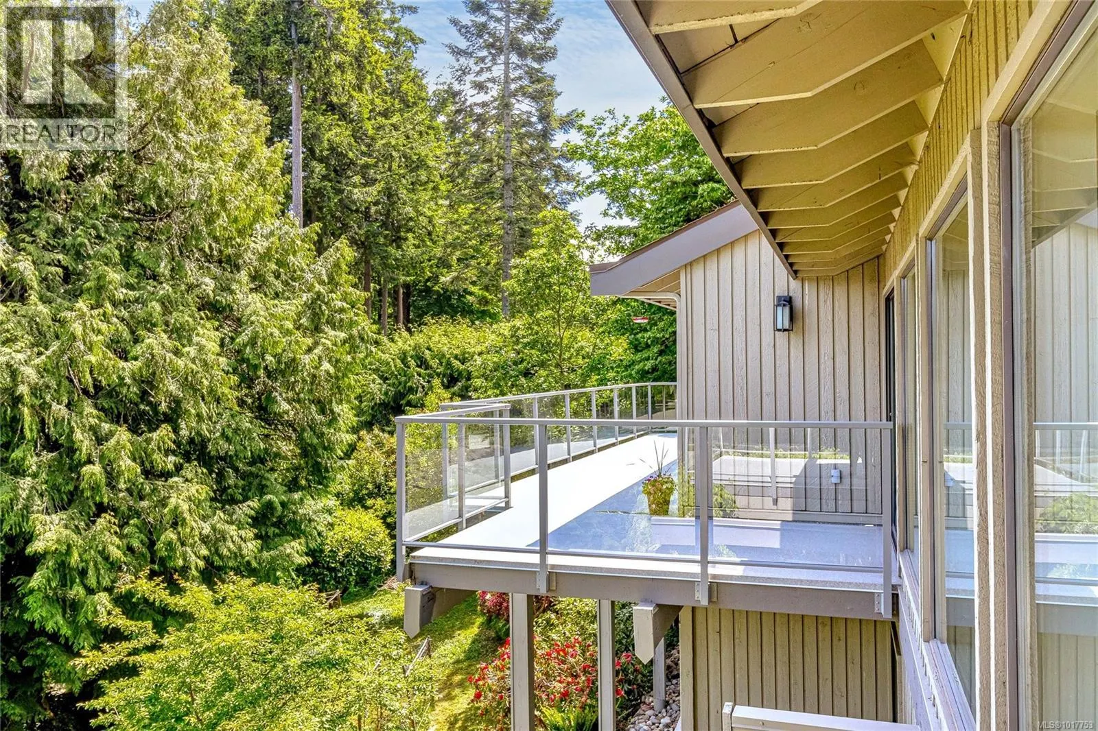 4689 Boulderwood Dr