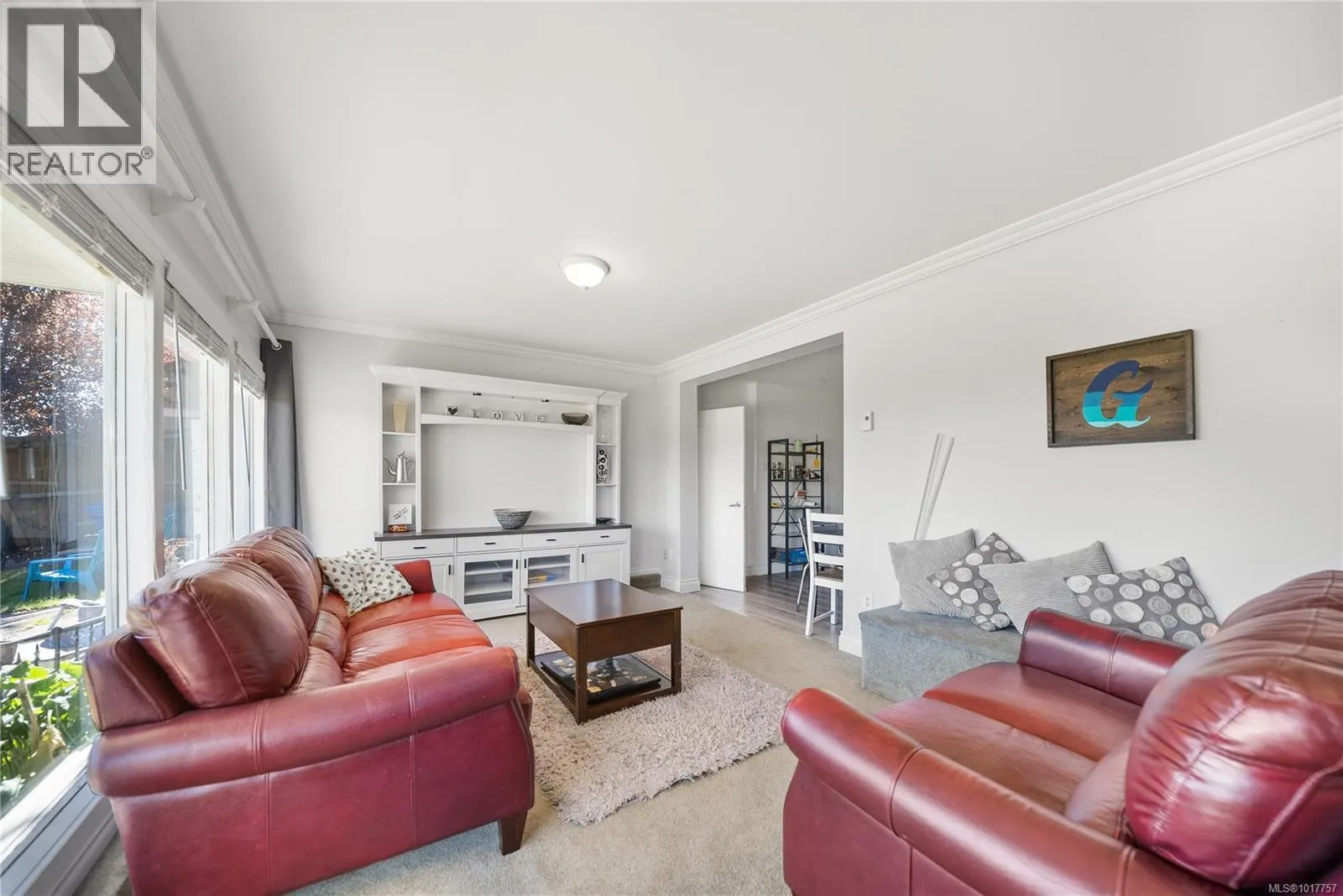 713 Dogwood Rd