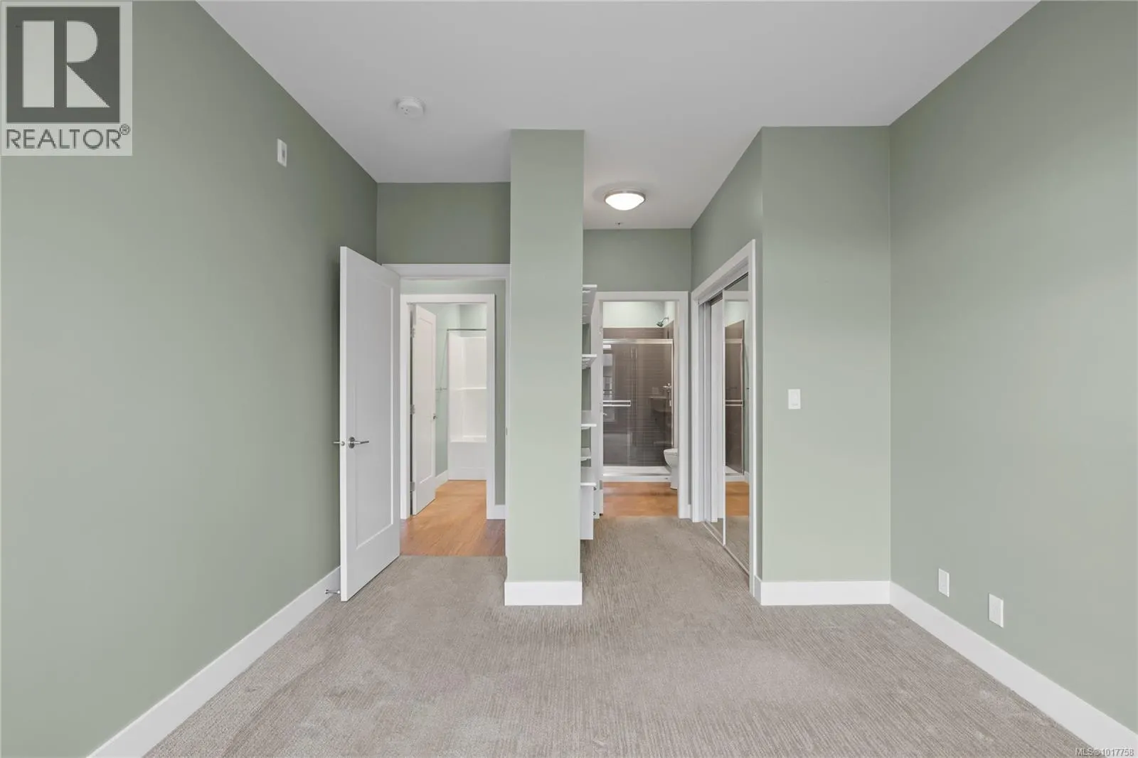 501 6540 Metral Dr