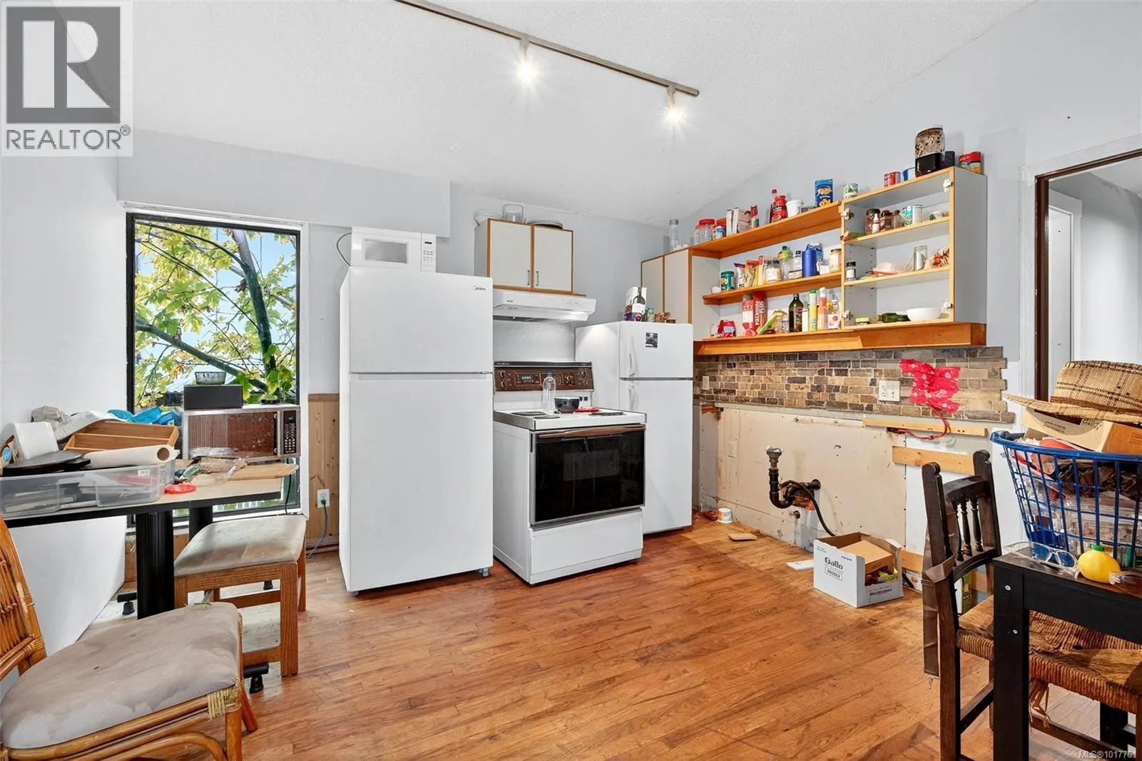 2486 Jeanine Dr