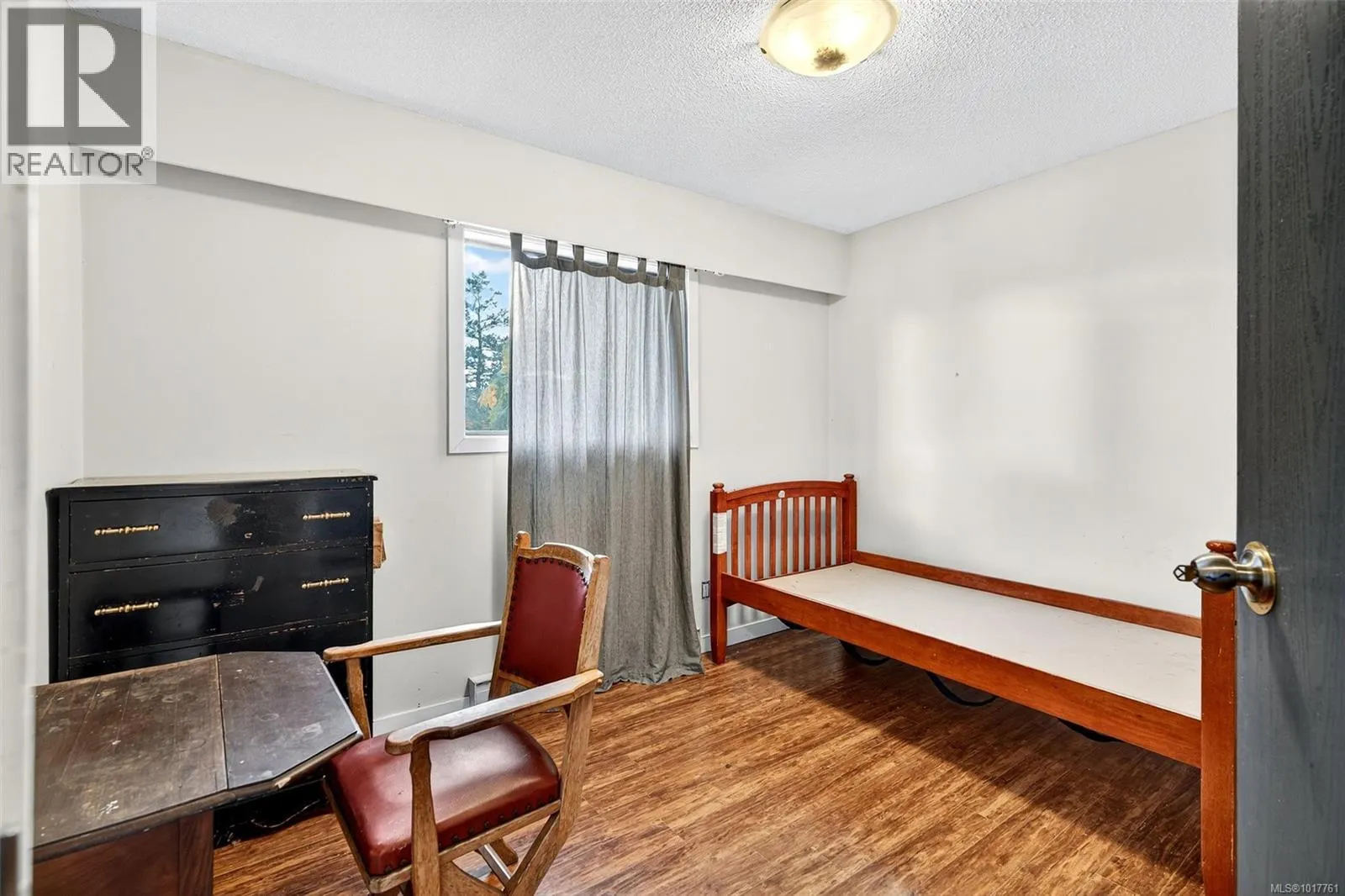 2486 Jeanine Dr