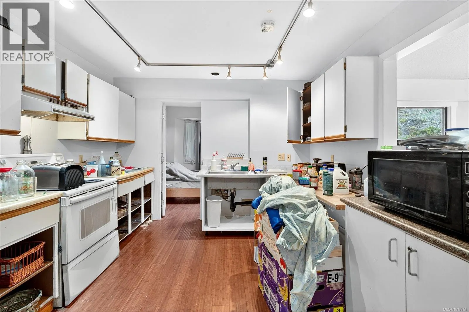 2486 Jeanine Dr
