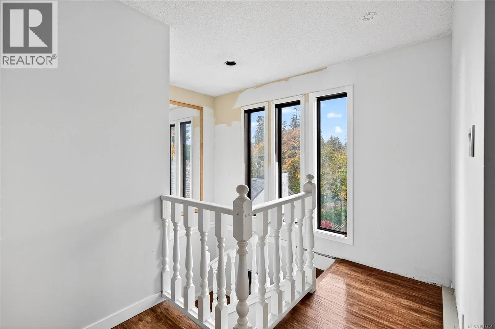 2486 Jeanine Dr