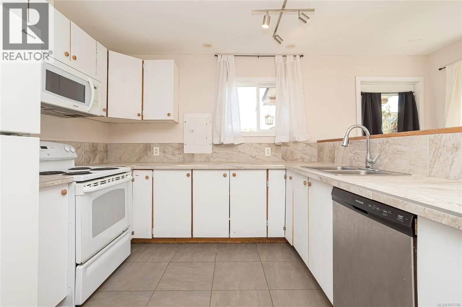 444 Hamilton Ave