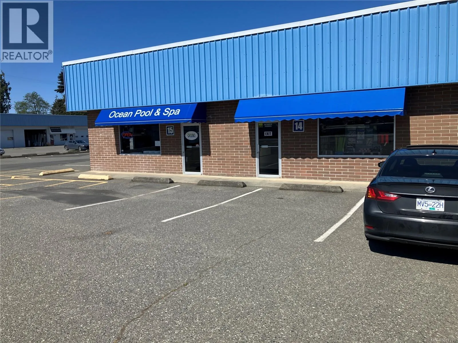 15 1343 Alberni Hwy