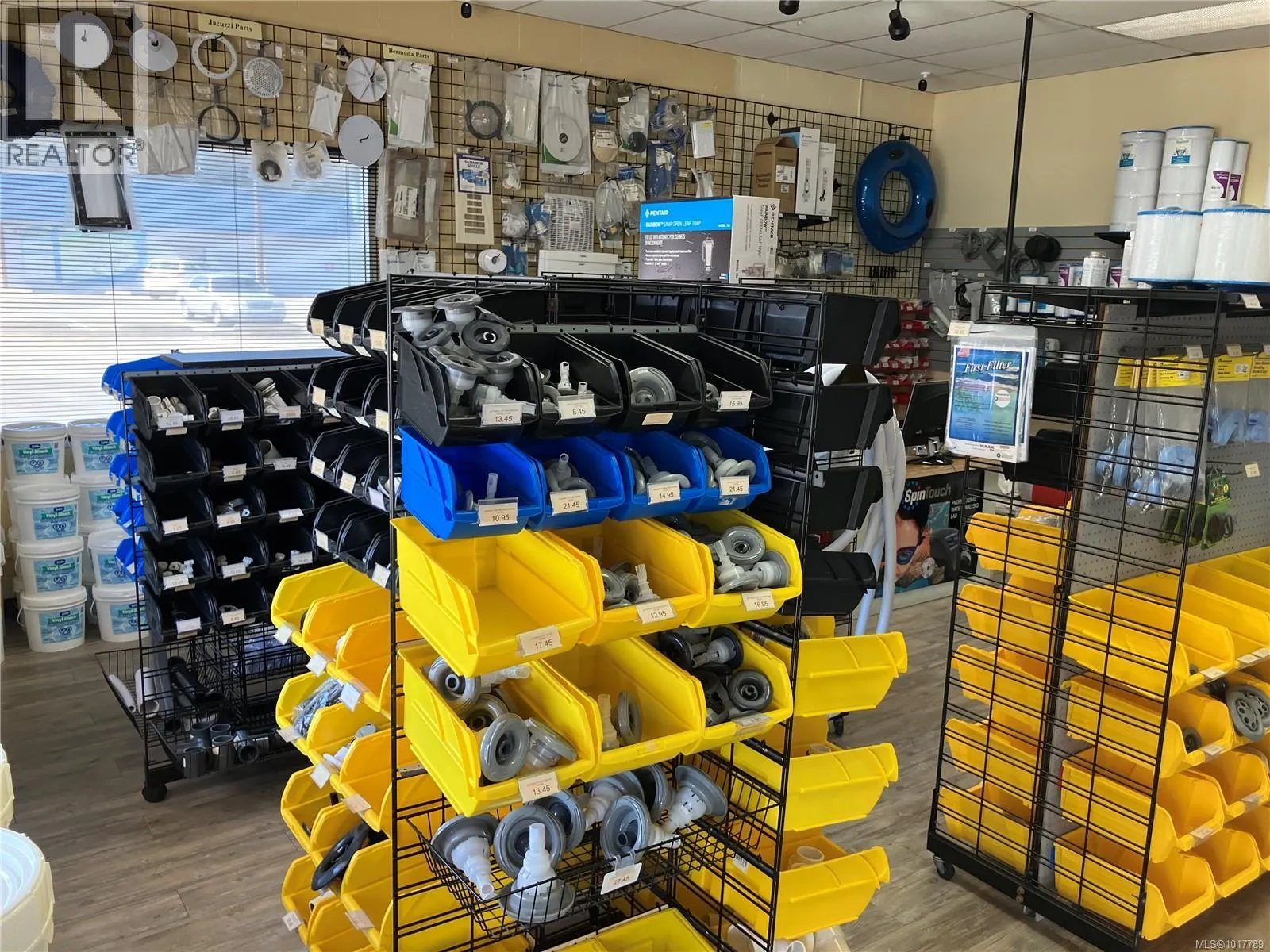 15 1343 Alberni Hwy